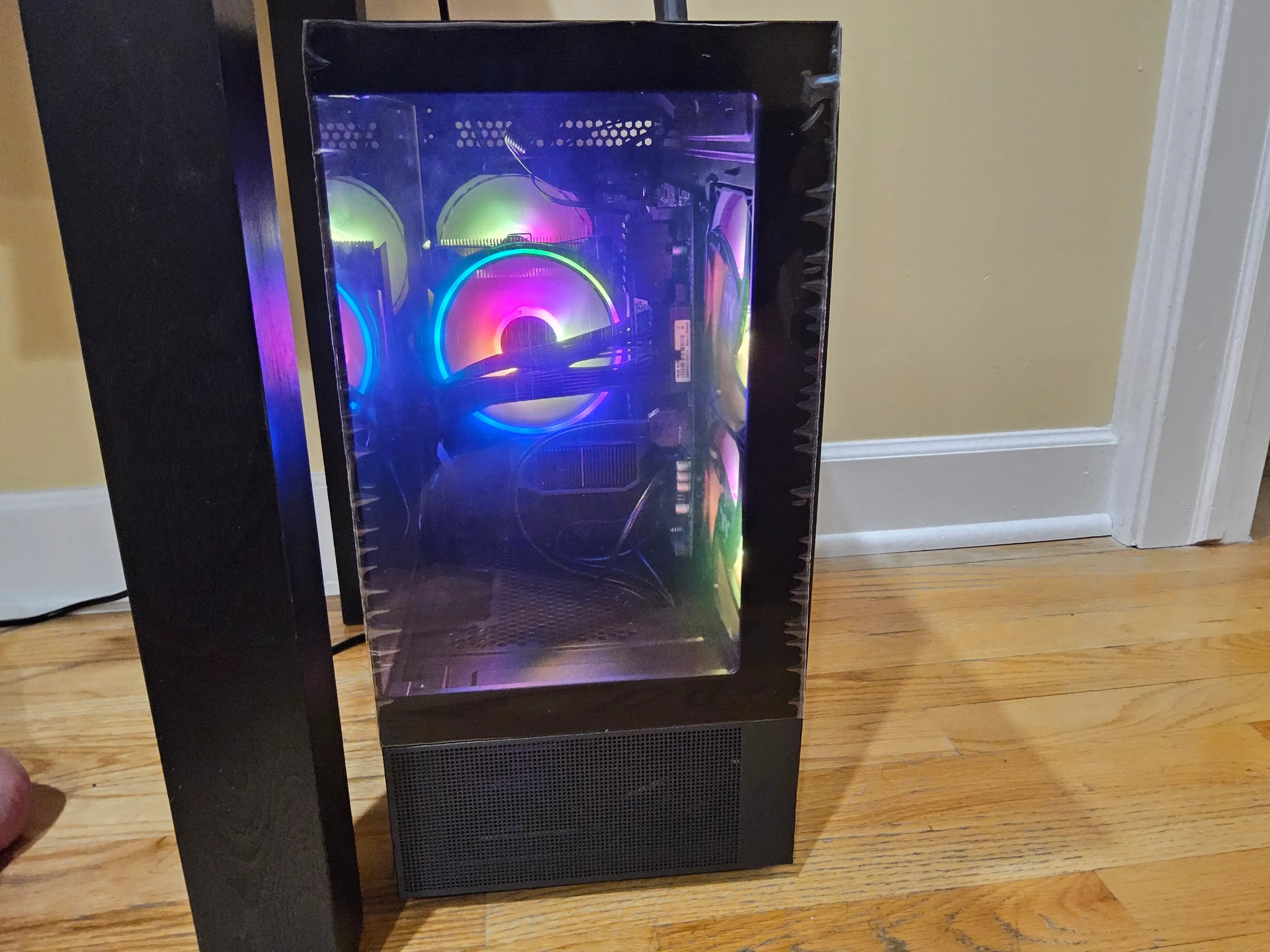 RTX 5060 / ryzen 7 5800xt / 32GB DDR4 / 1TB SSD / Windows 11 pro /  Wifi 7