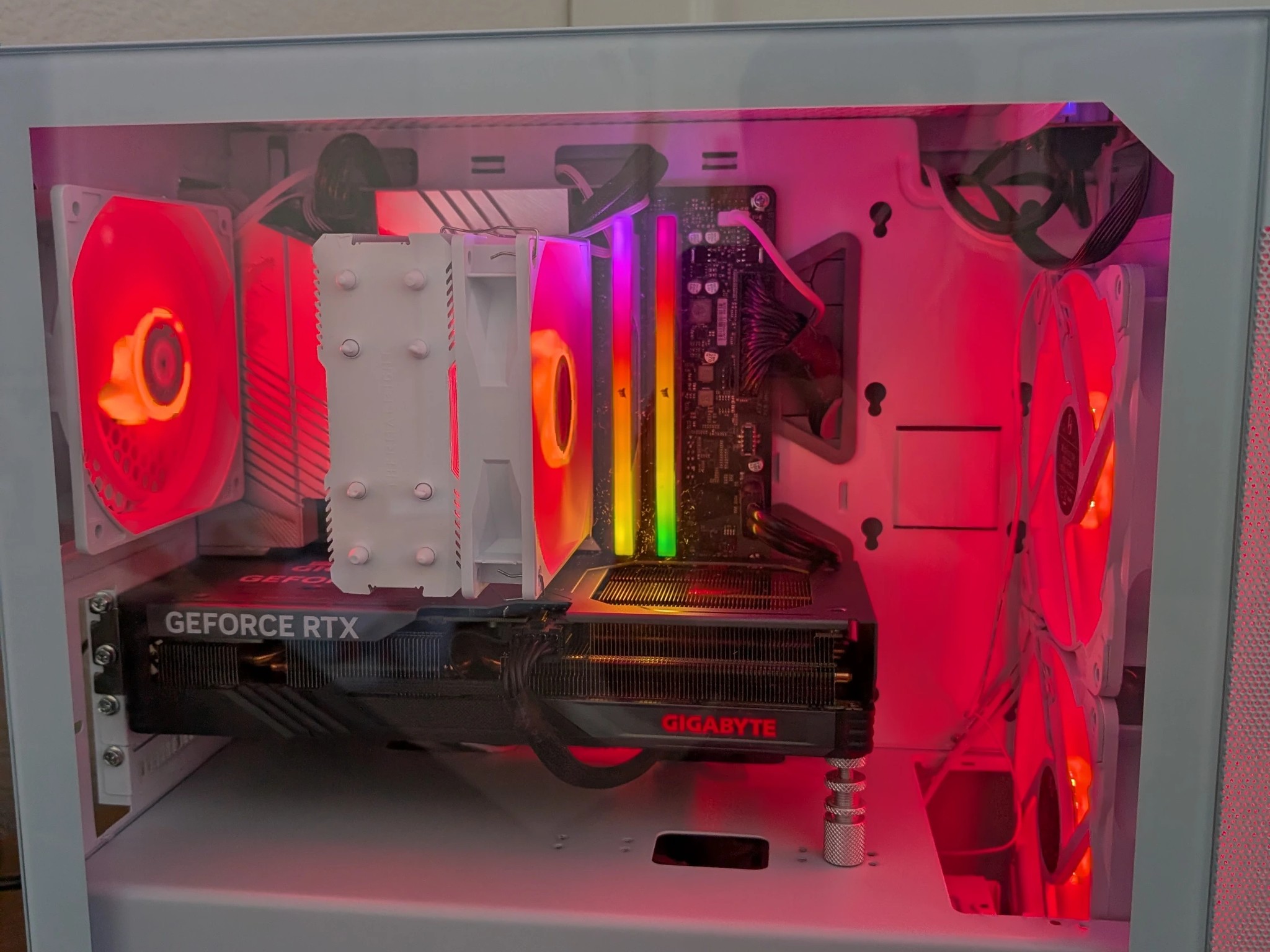 RTX 4060 TI 8 GB VRAM | Intel Core i5 12600KF | 32 GB DDR5 RAM | 1 TB NVMe | Wi-Fi | Gaming PC