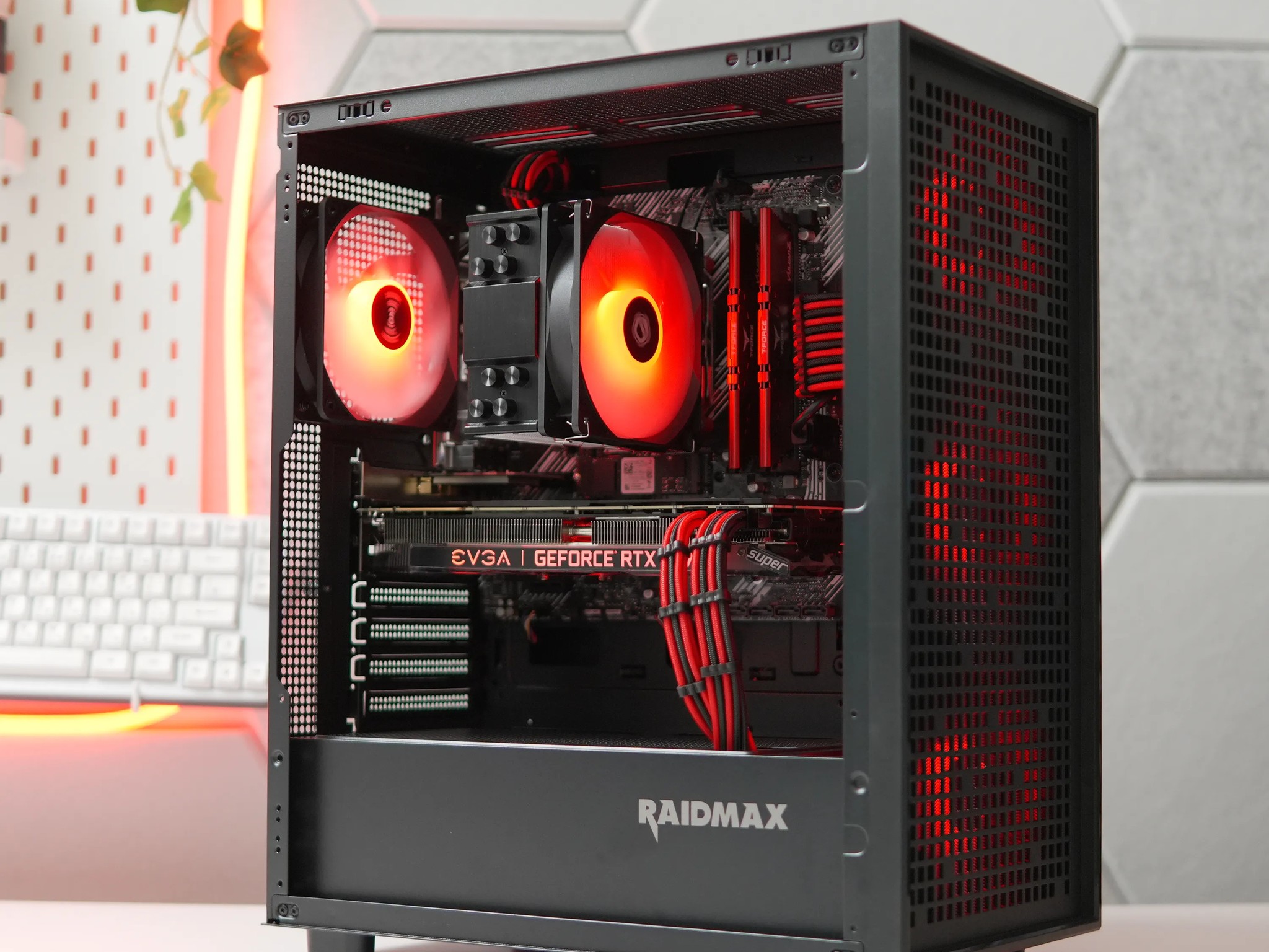 Gaming PC! RTX 2070 SUPER + RYZEN 7 + 16GB RAM + WIFI