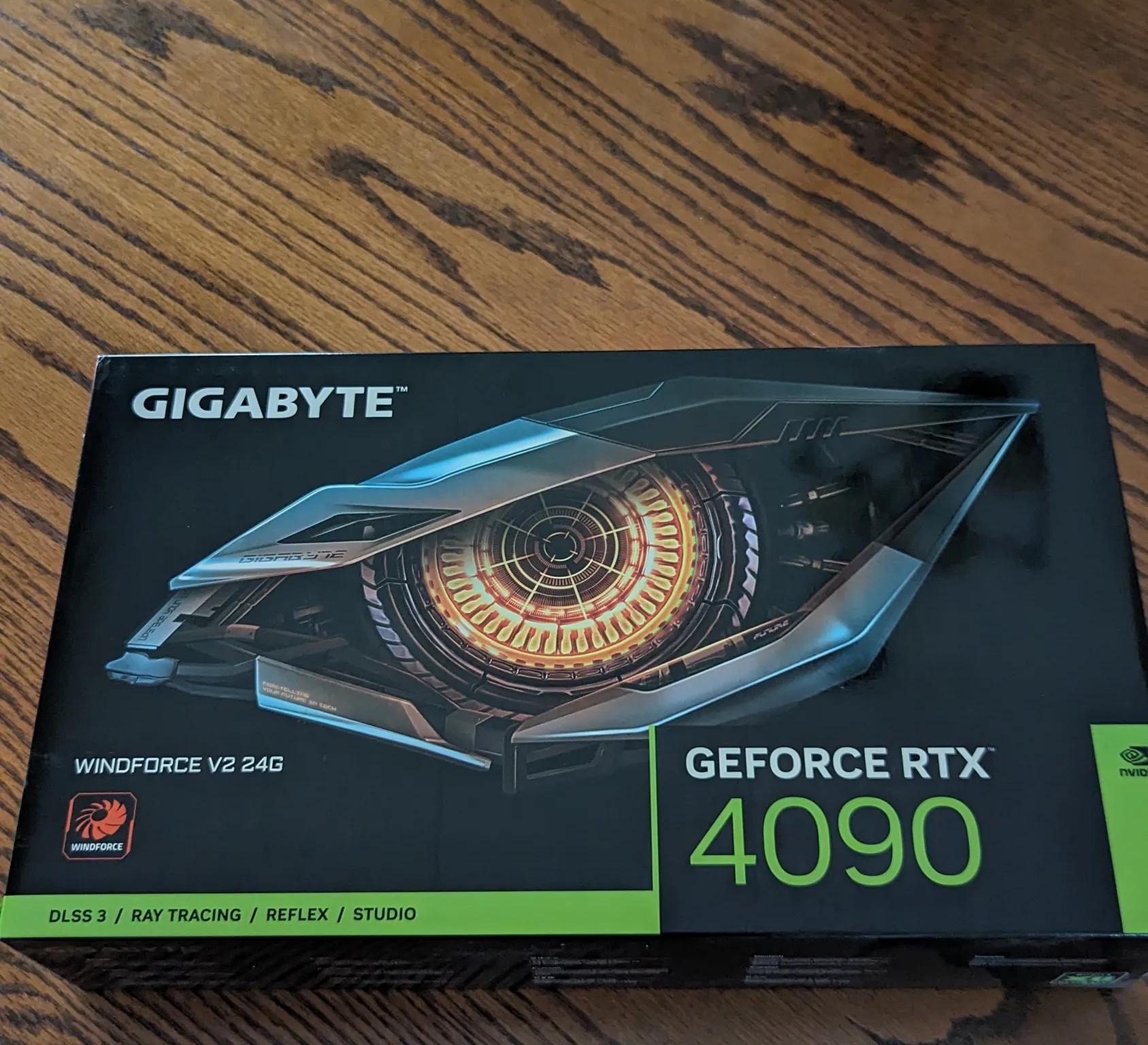 GIGABYTE GeForce RTX 4090 WINDFORCE V2 and cable mod cable