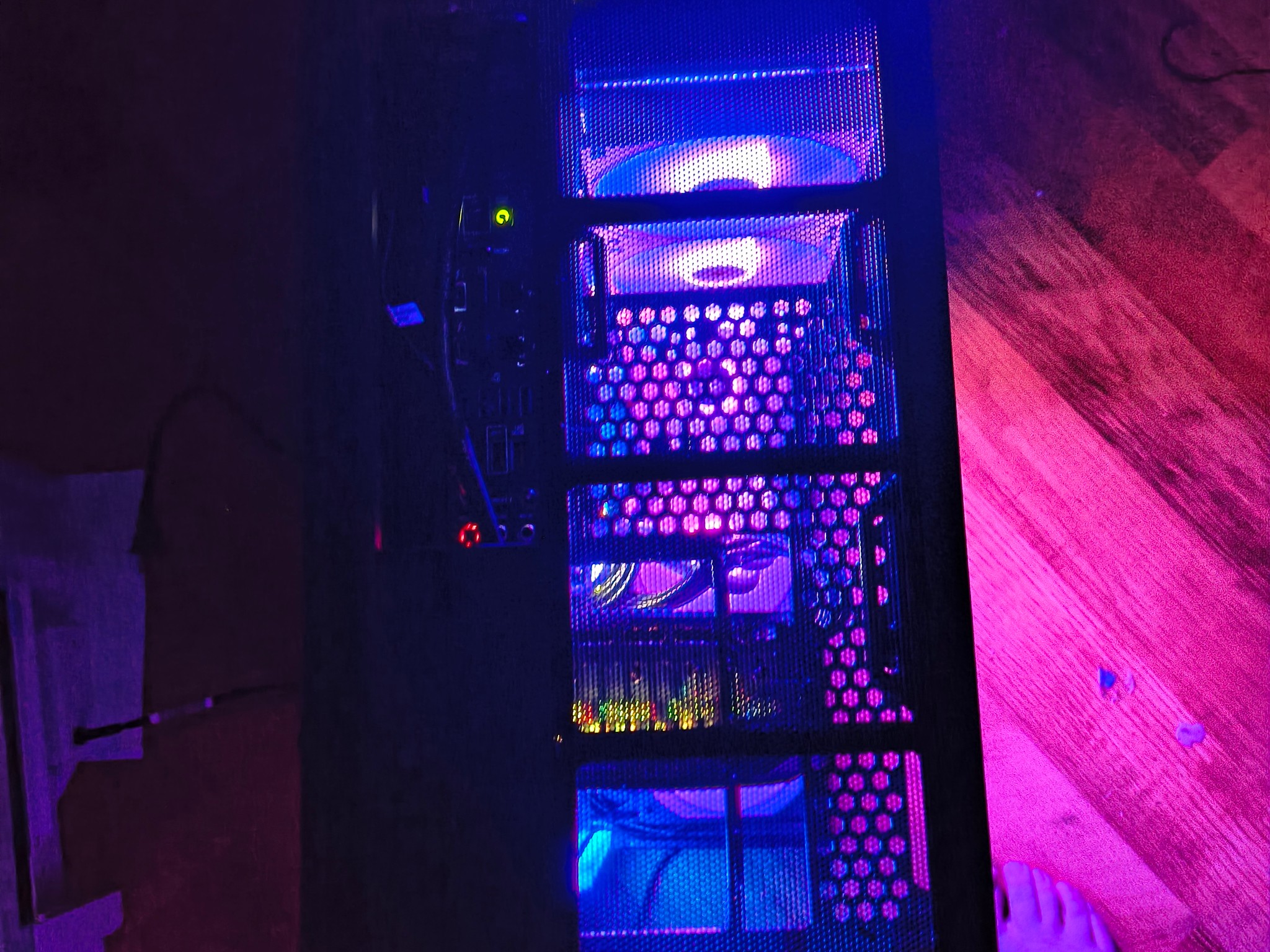 One off custom built 265k and 5080 gaming pc