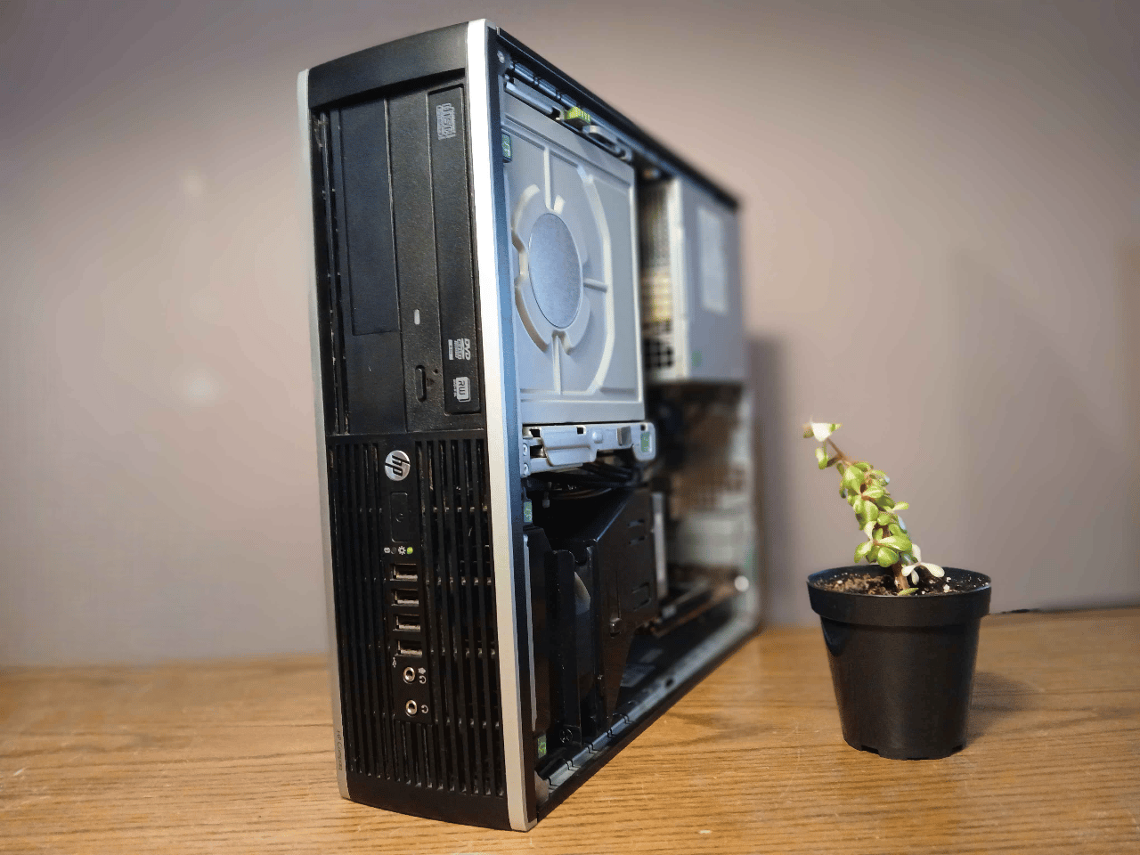 Xeon e3-1240 | FirePro W4100 | 8gb 1600MHz | 240gb ssd