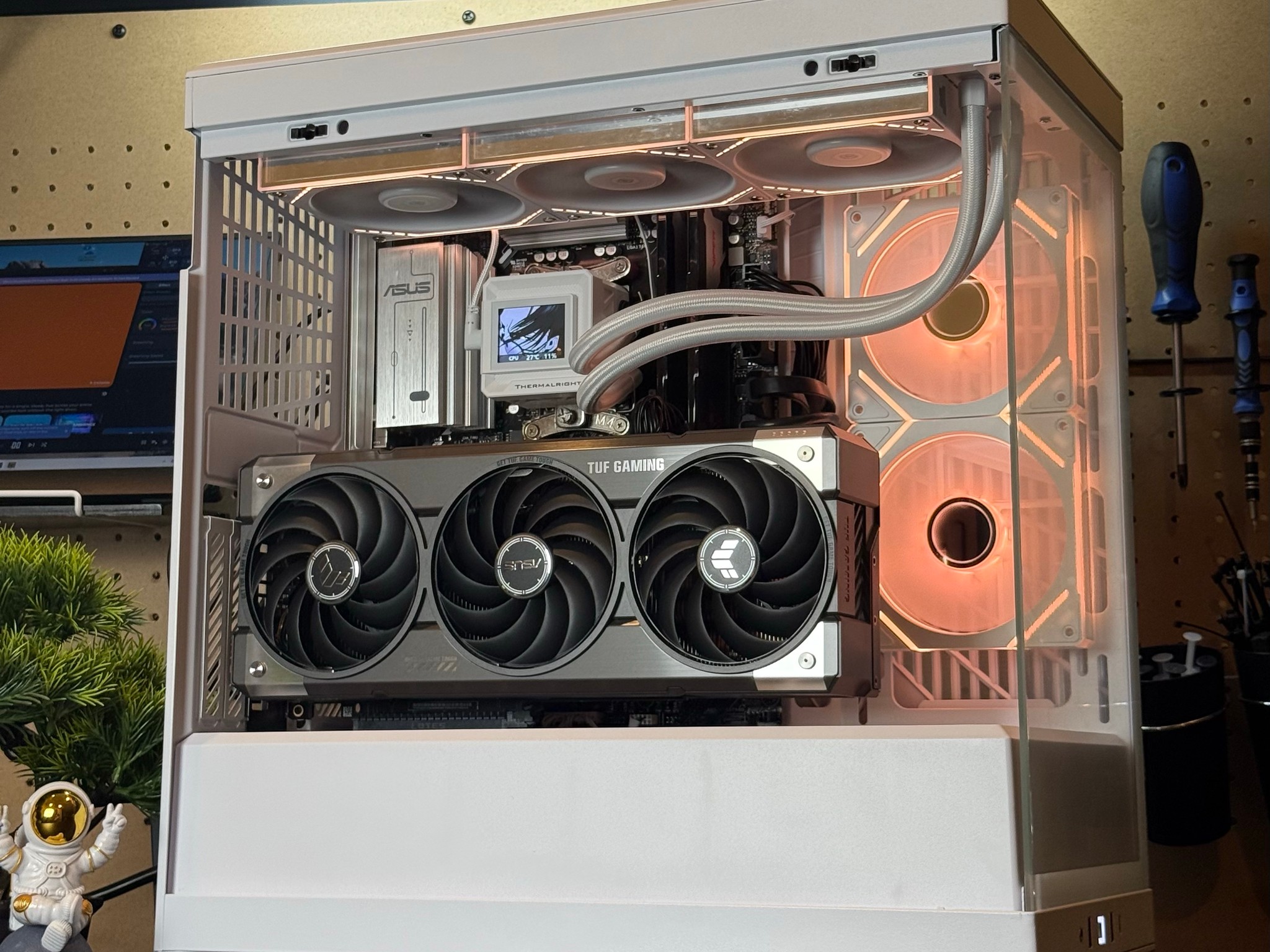 GeForce RTX 5070 Ti Custom Gaming PC - Ryzen 7 9800X3D, 32GB RAM