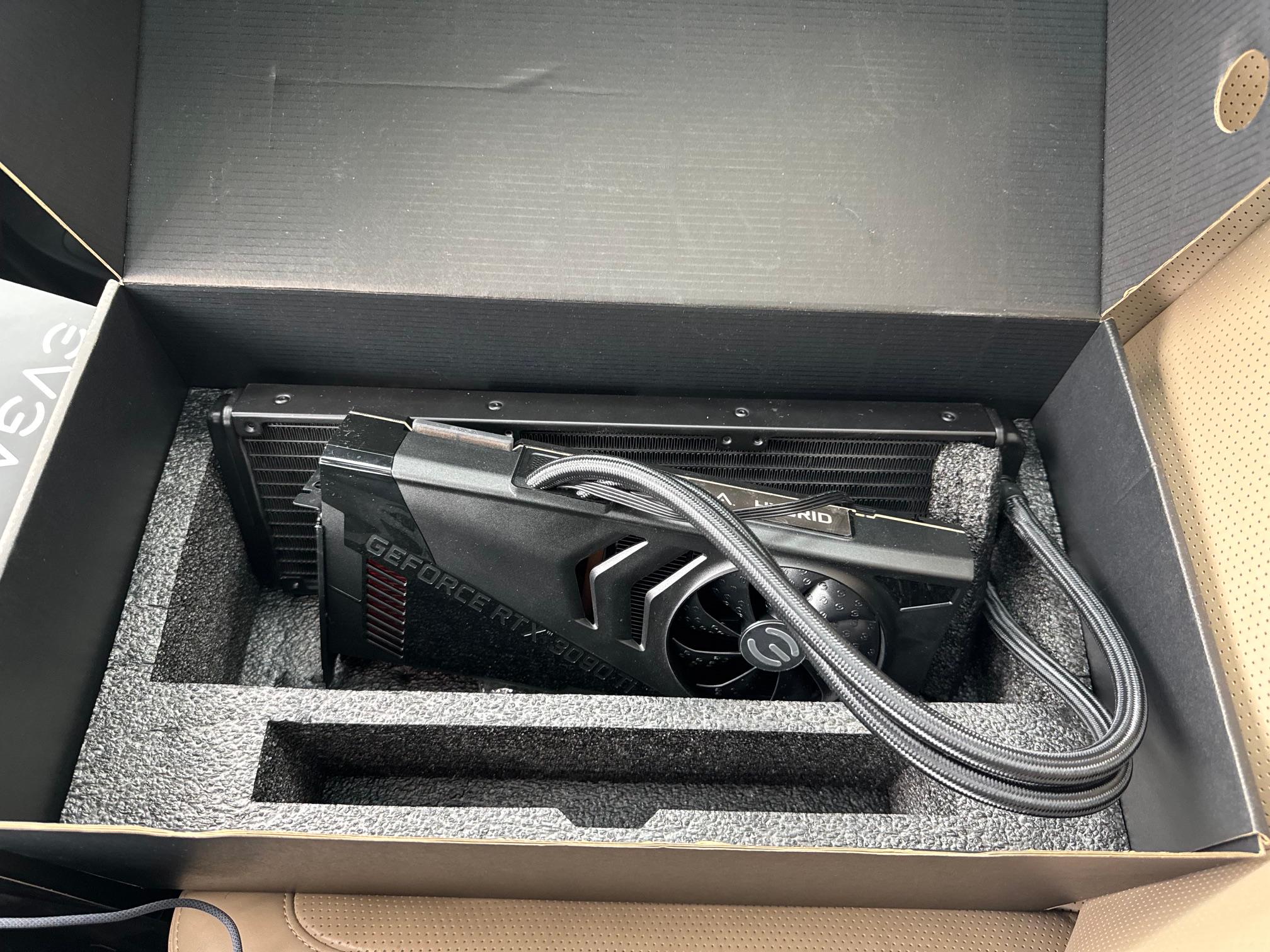 EVGA FTW3 ULTRA HYBRID GAMING GeForce RTX 3090 Ti