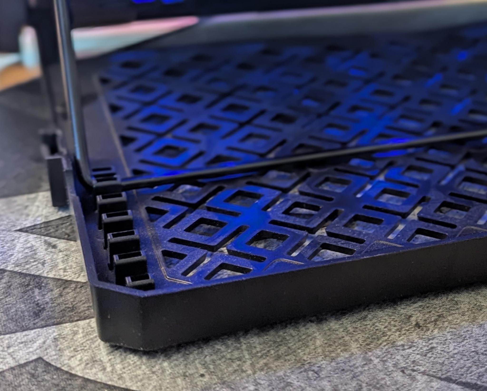 🔥 Lenovo Legion Y740 17" – RTX 2080 Gaming Beast + RGB Stand 💻