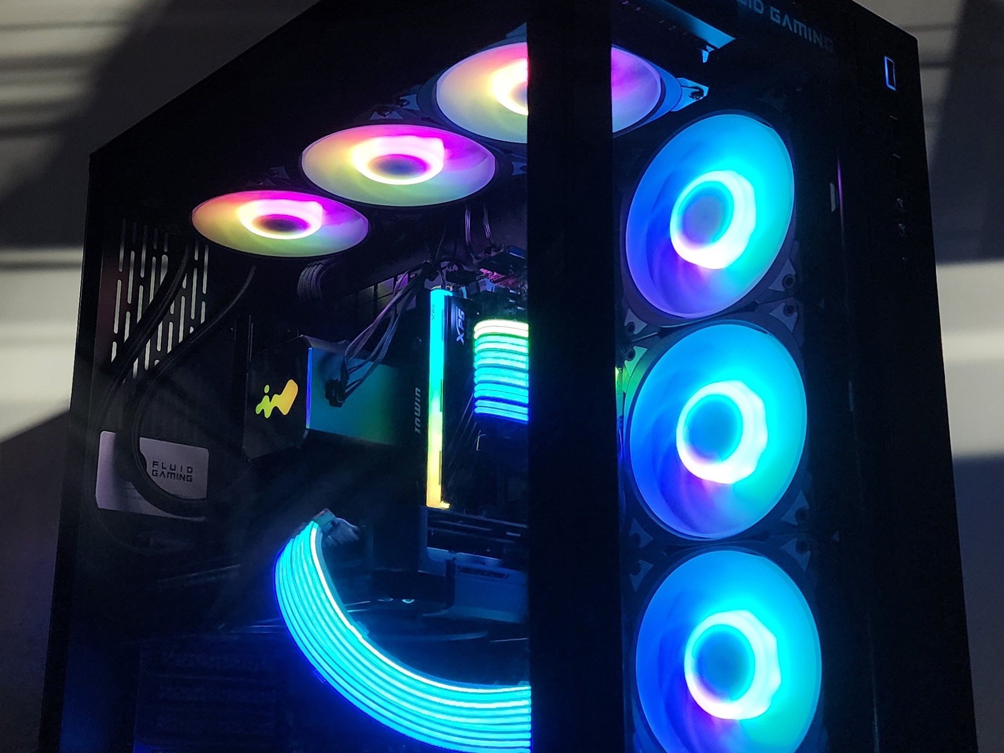 Gaming PC Ryzen 7 7700X 16GB RAM 1TB SSD RX 7800 XT 16GB Windows 11 Computer