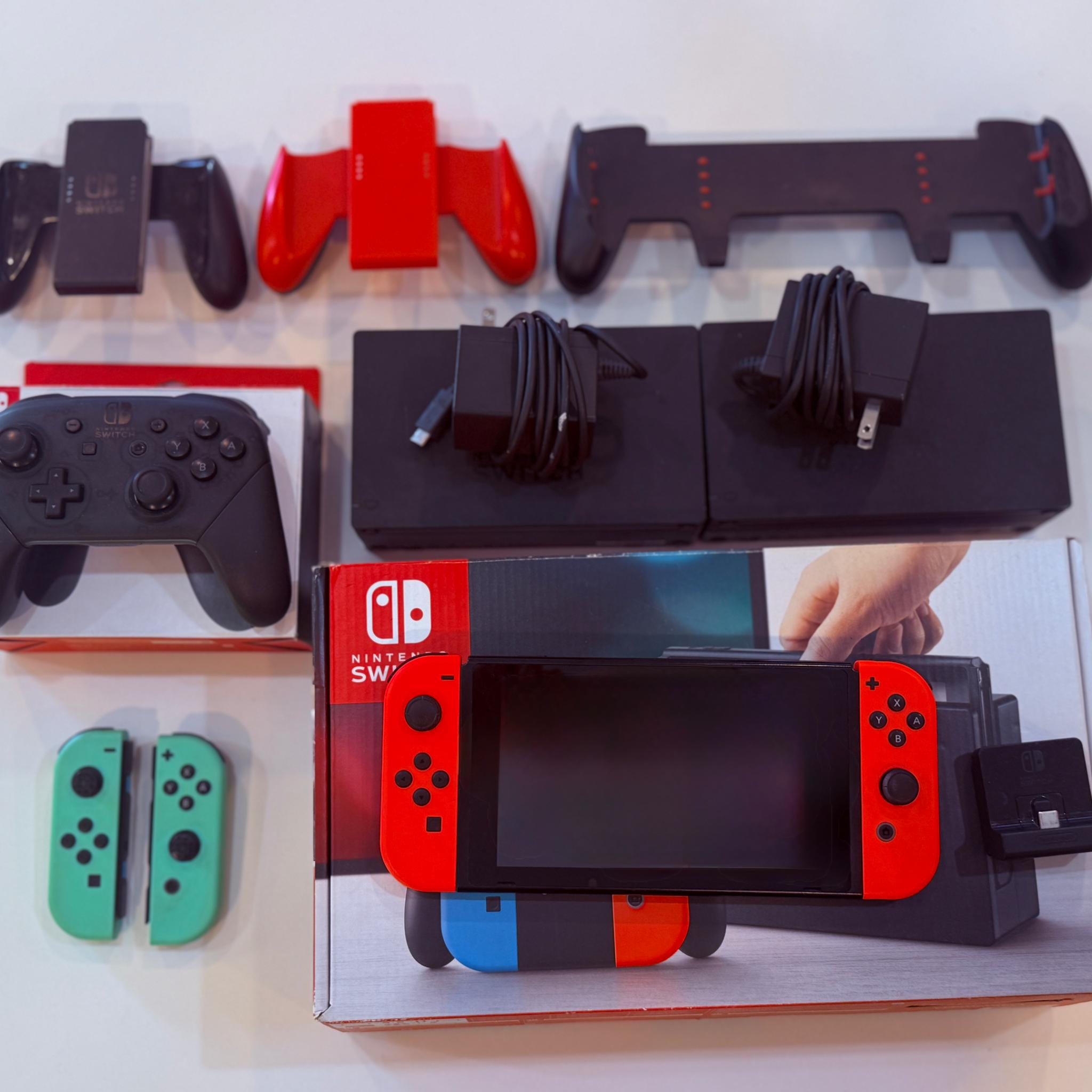 HUGE Switch Bundle 🎮 Controllers N’ Games