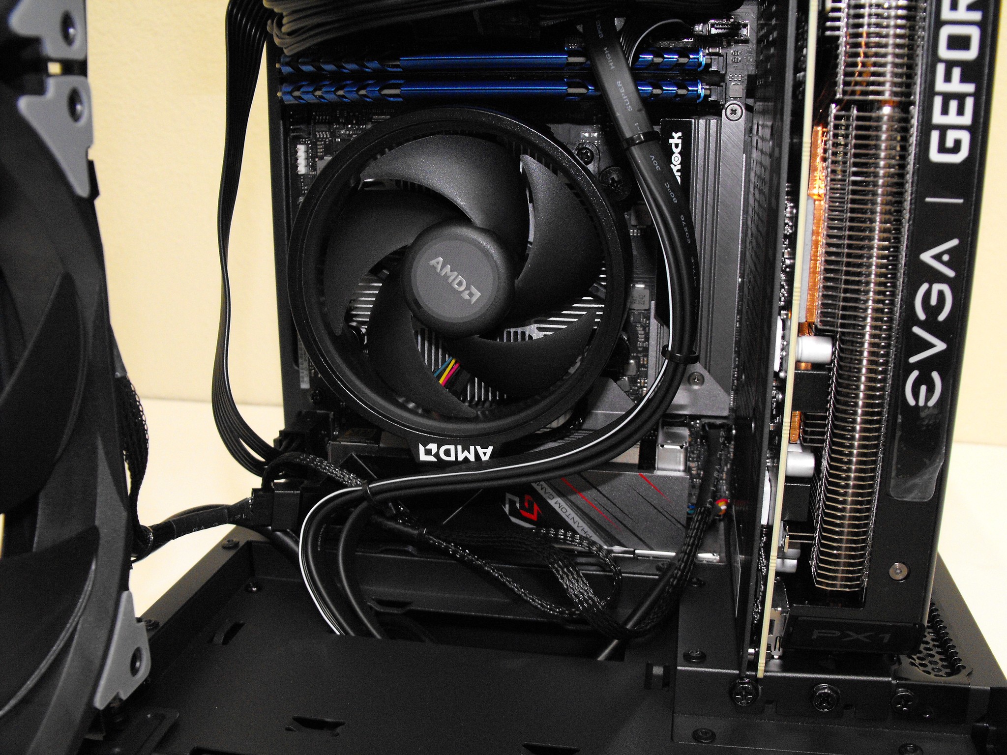 ITX PC on Sale! Ryzen 5 5600X, RTX 3070, 32GB DDR4-3200, 2TB SSD NVMe