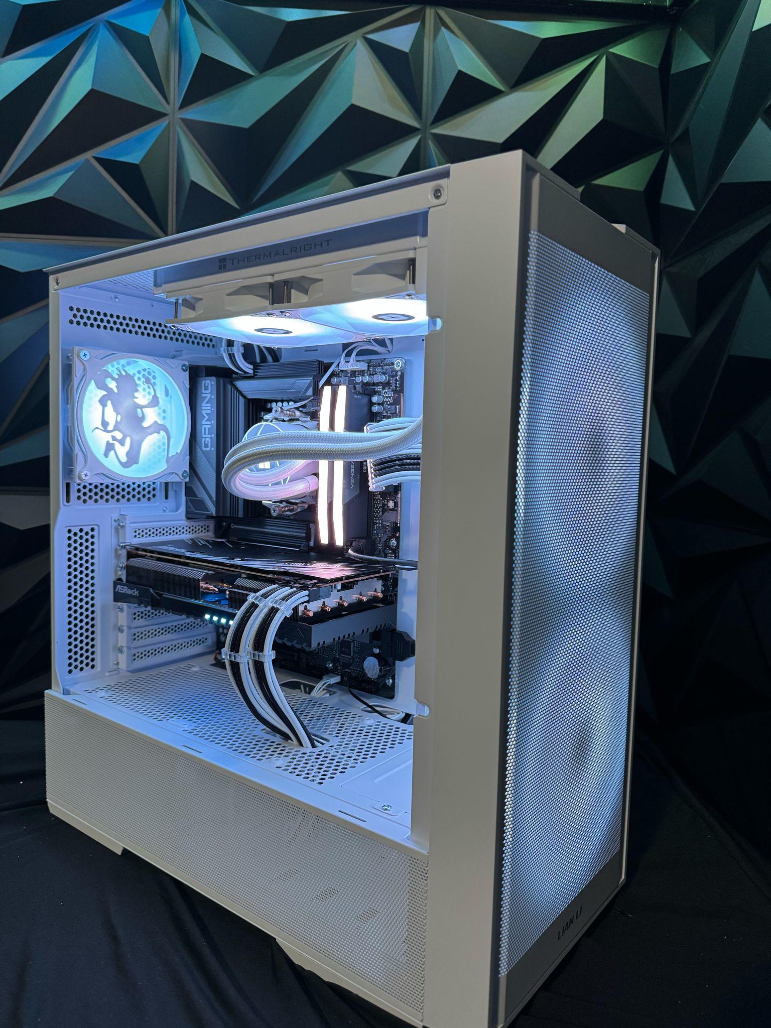 🏴‍☠️Luffy Gear 77 🏴‍☠️ Ryzen 7 7700X | RX 7800XT|32 GB DDR5| 1.5 TB NVMe|