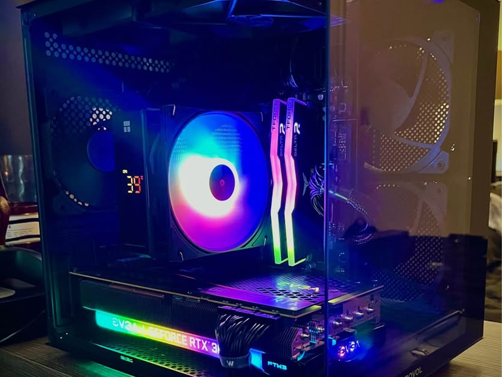 Compact 1440p | EVGA FTW3 RTX 3080 | 32GB T-Force RGB 3600mhz | Ryzen 5 5600X | 1TB m.2 NVMe