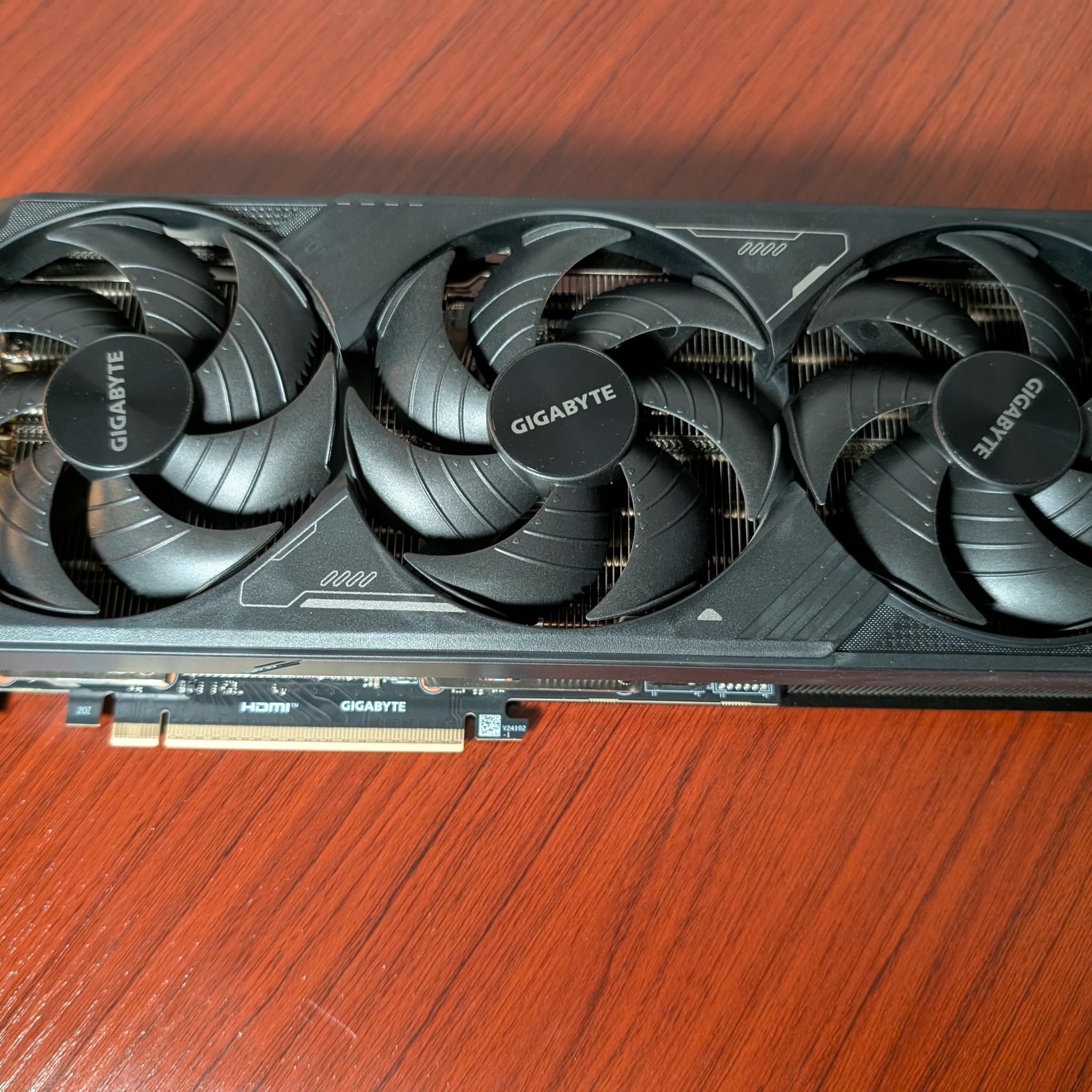 Gigabyte WINDFORCE OC SFF GeForce RTX 5070 Ti