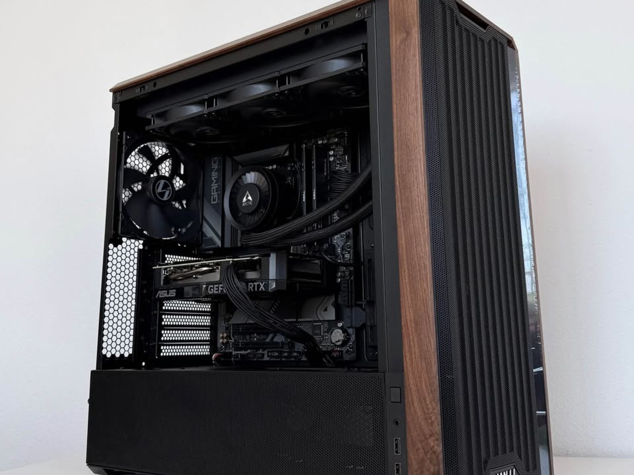 🌿✨ BLACK OUT GAMING PC | RYZEN 7 7700X | RTX 4070 SUPER | 32GB DDR5 ✨🌿