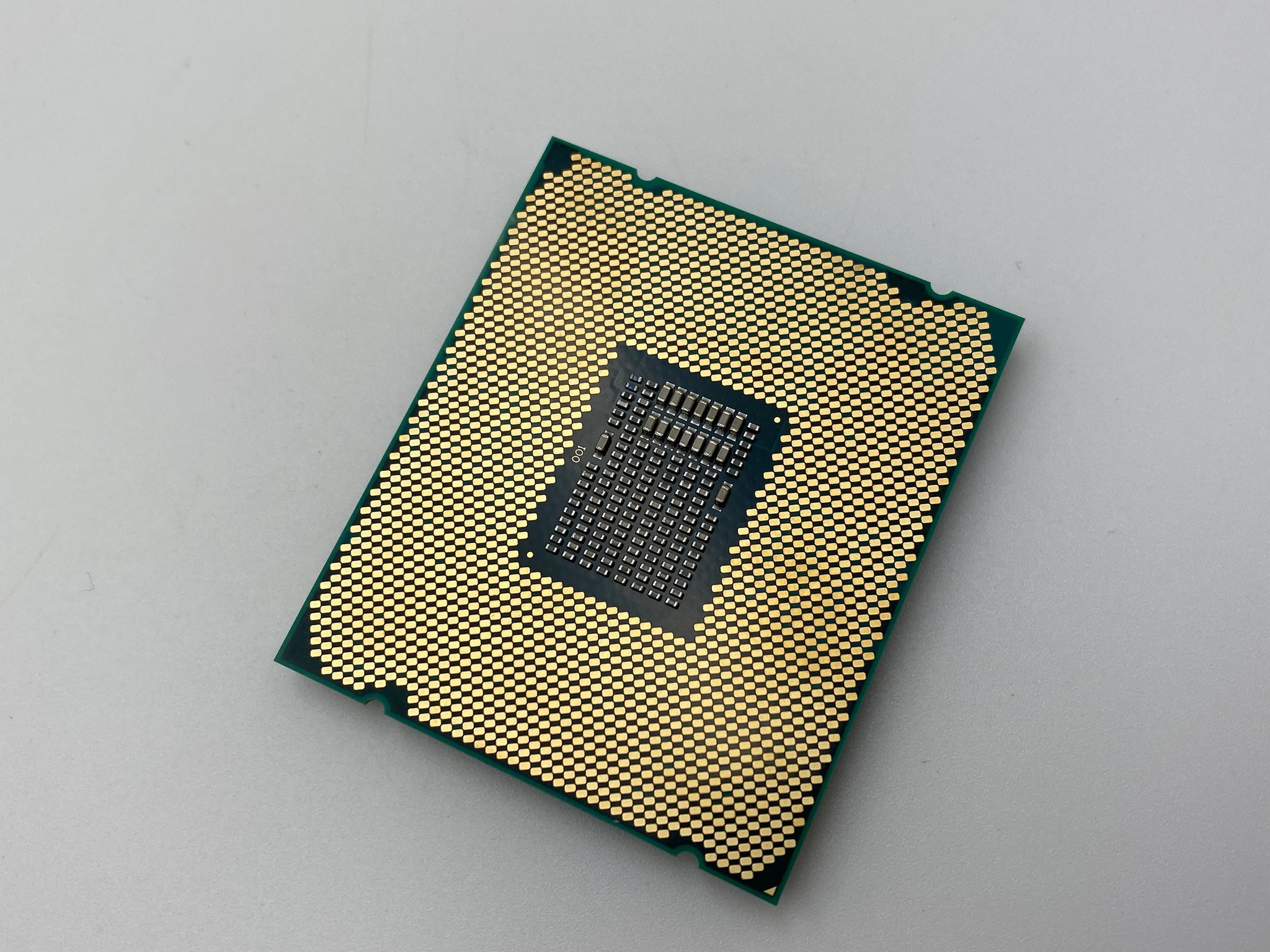 Intel Core i9-10900X X-Series Processor, 3.7 GHz, 10-Core.