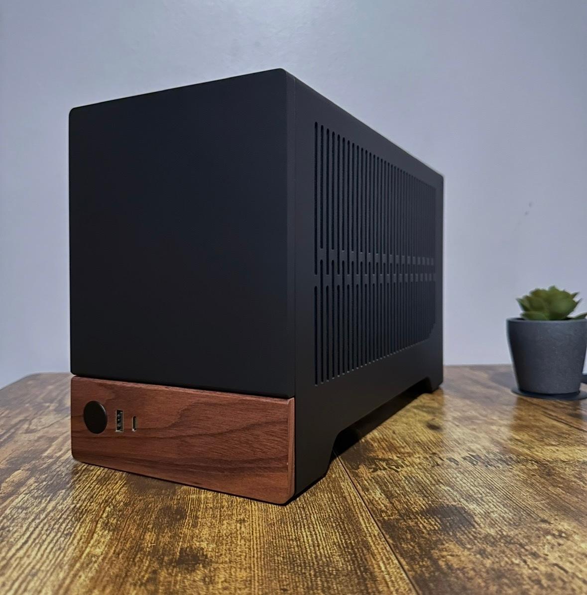 Fractal Design Terra (Graphite) Mini-ITX PC Case