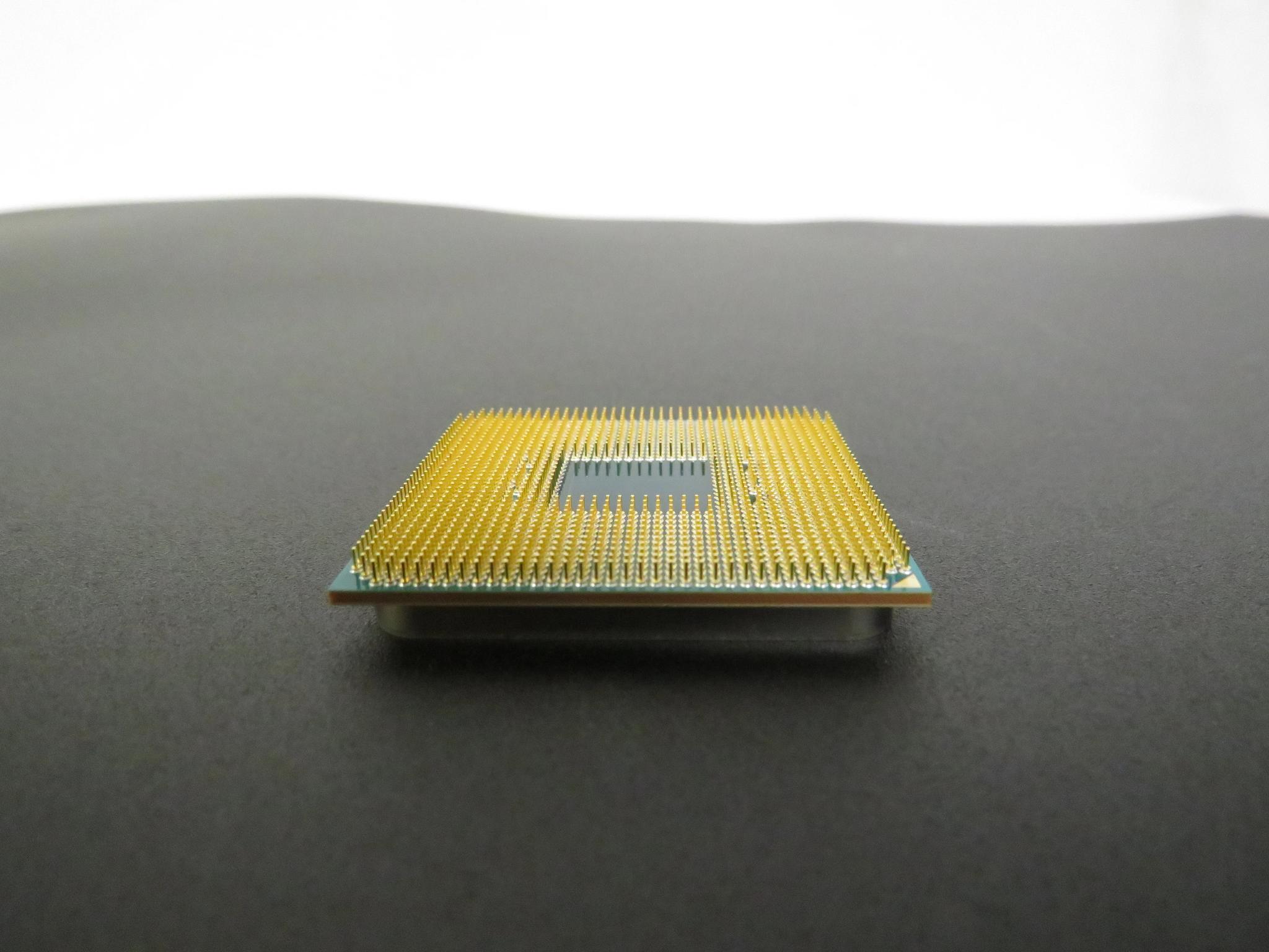 Used Athlon 200GE 2 Cores 4 threads AM4 w/integrated Raedon graphics