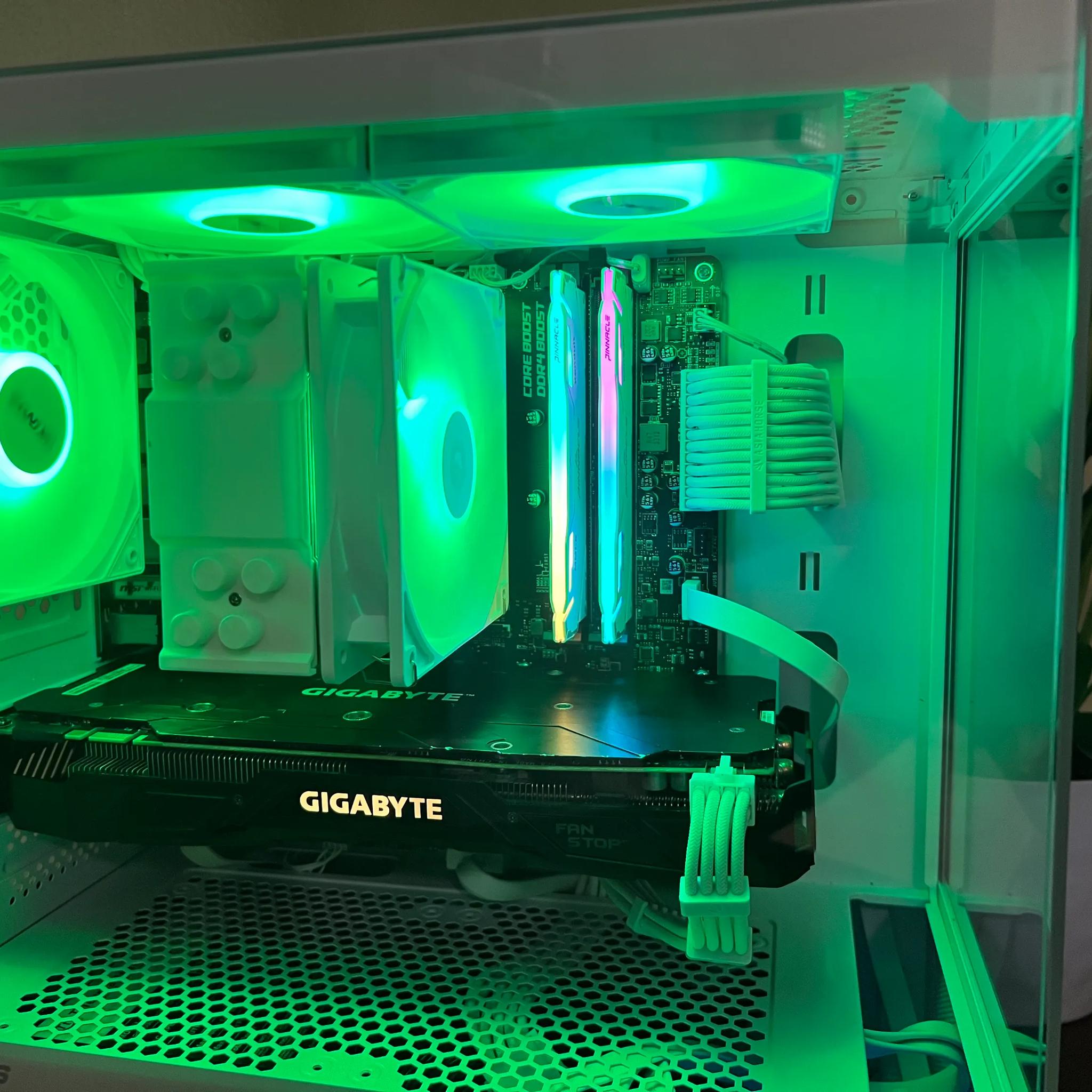 Gaming PC Nvidia GTX 1080 8gb 1tb SSD 16GB RAM WIFi+BT WINDOWS 11, Ryzen 5-5600