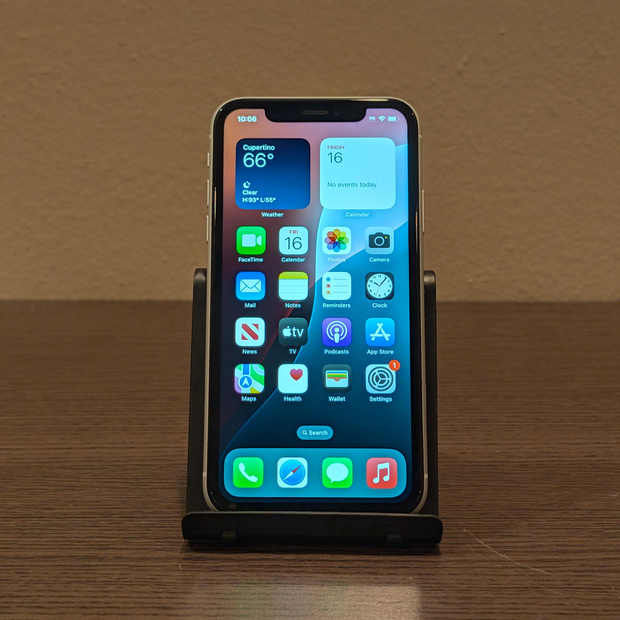 Apple iPhone XR A1984 64GB White LOCKED AT&T