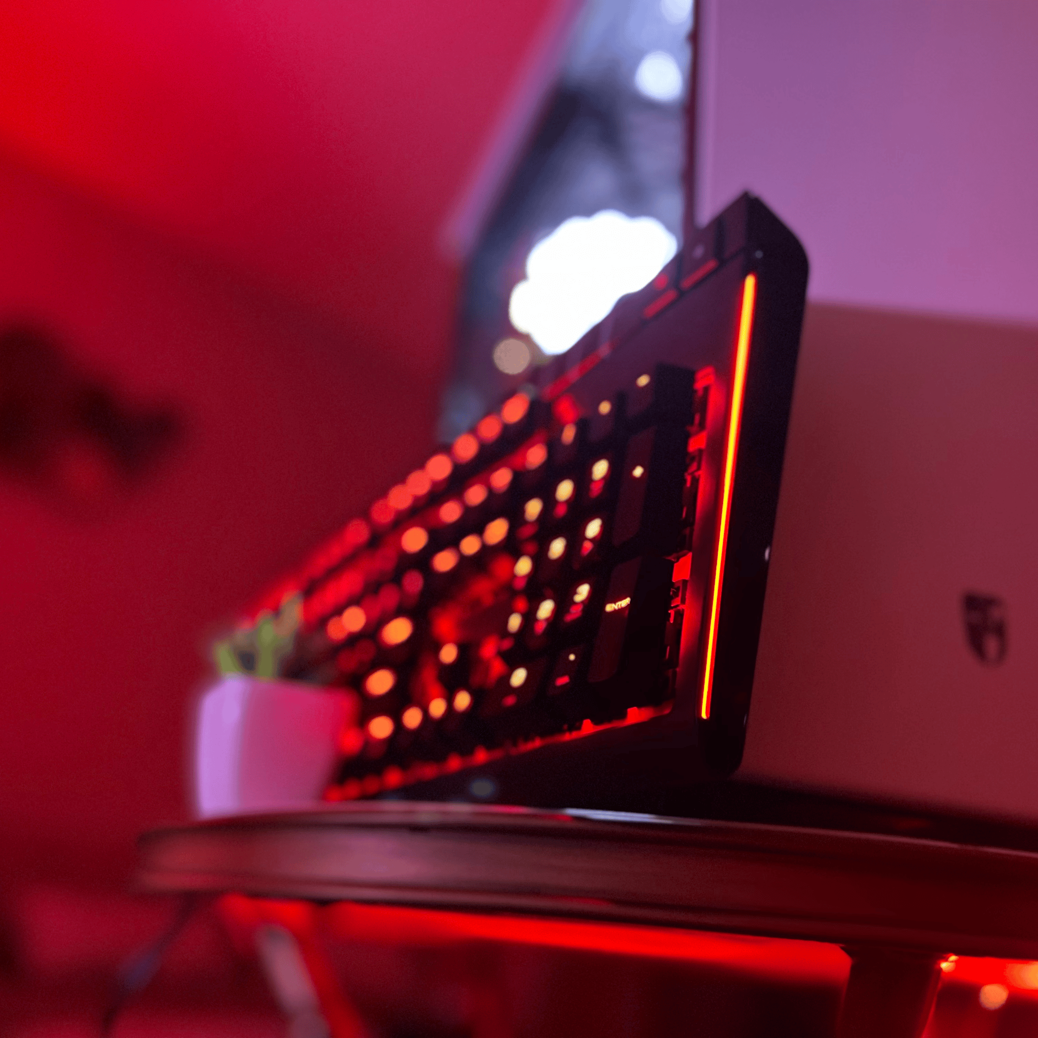 Handsome Rouge || Core i5-6400/RX 570 + Modded Keyboard Bundle
