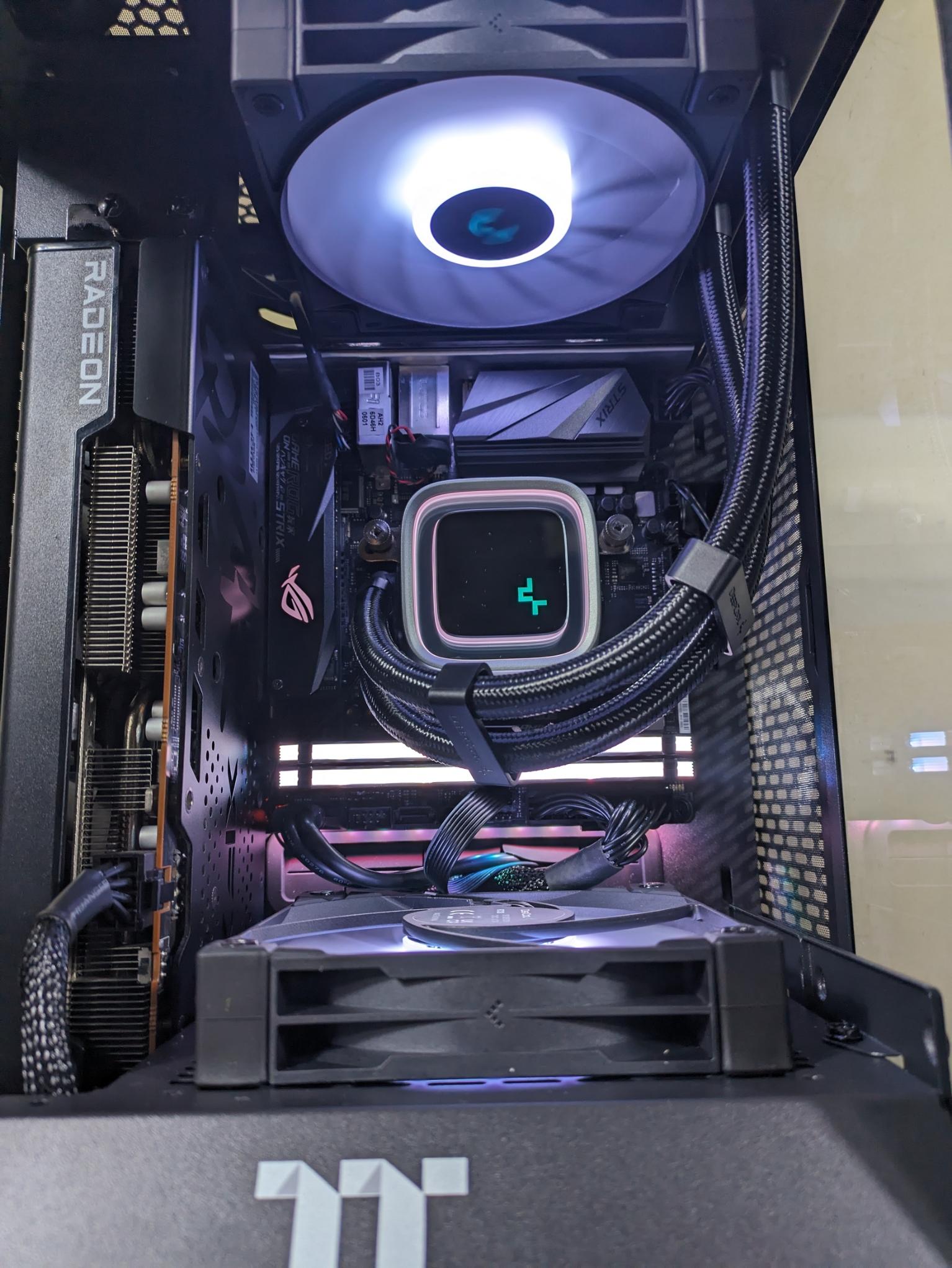 Thermaltake Tower 100 ITX Gaming PC | Ryzen 5 3600 | RX 6600 XT | 1 TB M.2
