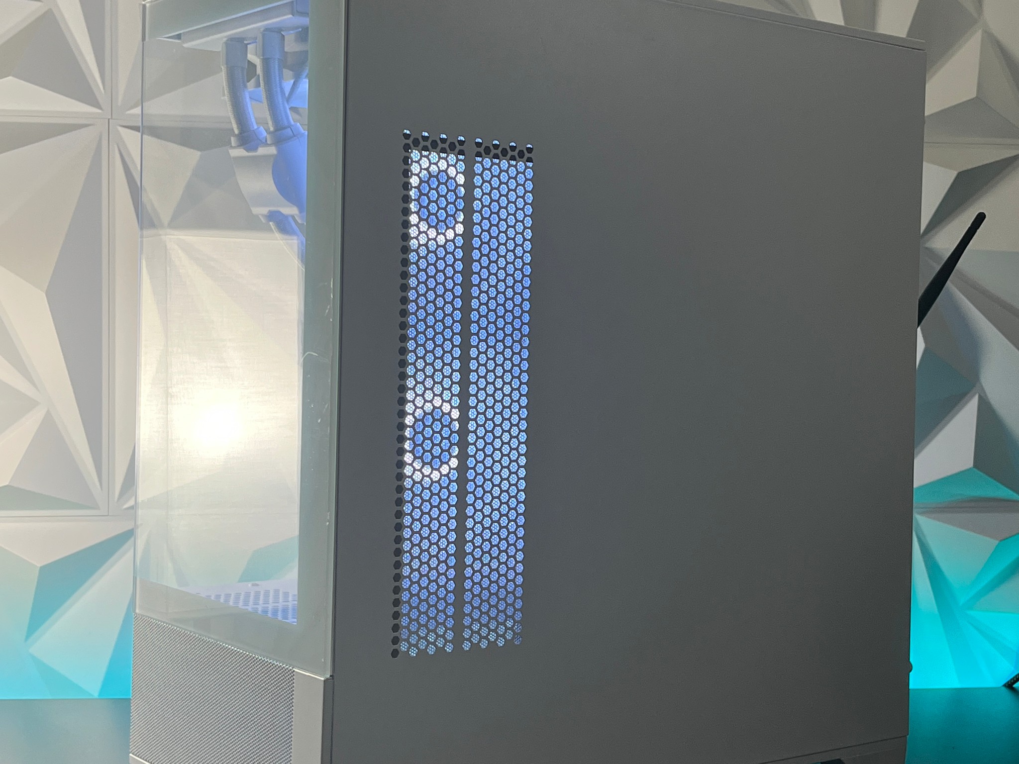 RTX 3060 Ti 8GB, Ryzen 5 4500, 32GB RAM 3200MHz | White RGB Gaming Computer/PC
