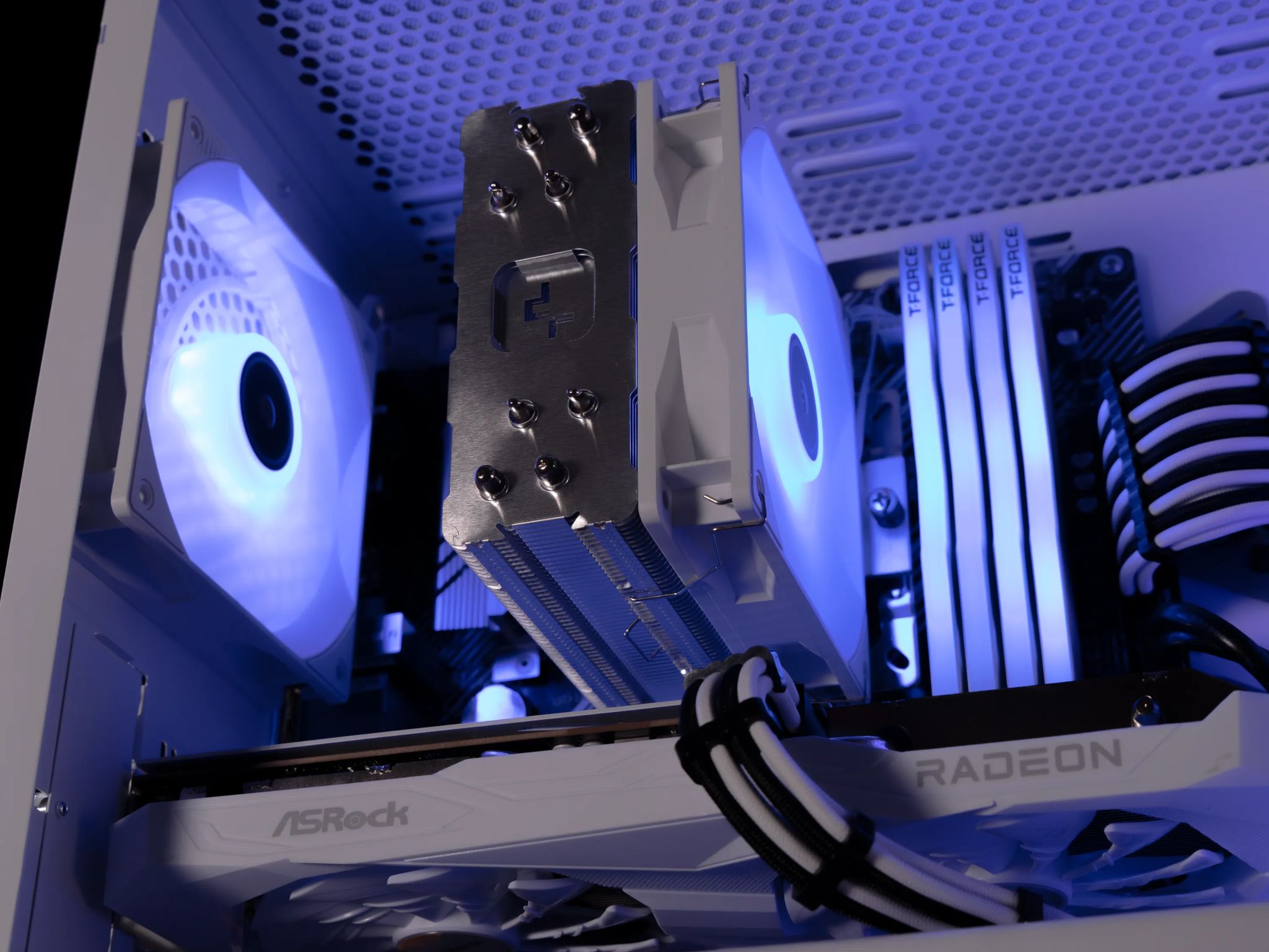 🧊 Glacier 🧊 AMD RX 6600 / AMD R5 4500 / 1TB NVME / 32GB DDR4 Ram / Air Cooler / Windows 11 Pro