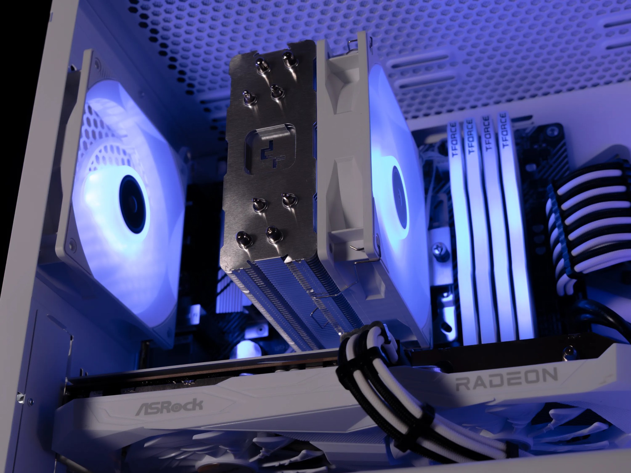 🧊 Glacier 🧊 AMD RX 6600 / AMD R5 4500 / 1TB NVME / 32GB DDR4 Ram / Air Cooler / Windows 11 Pro