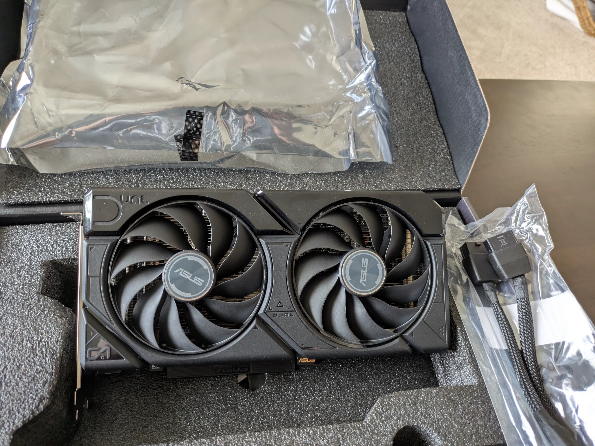 ASUS - Dual NVIDIA GeForce RTX 4070 Super EVO Overclock Edition