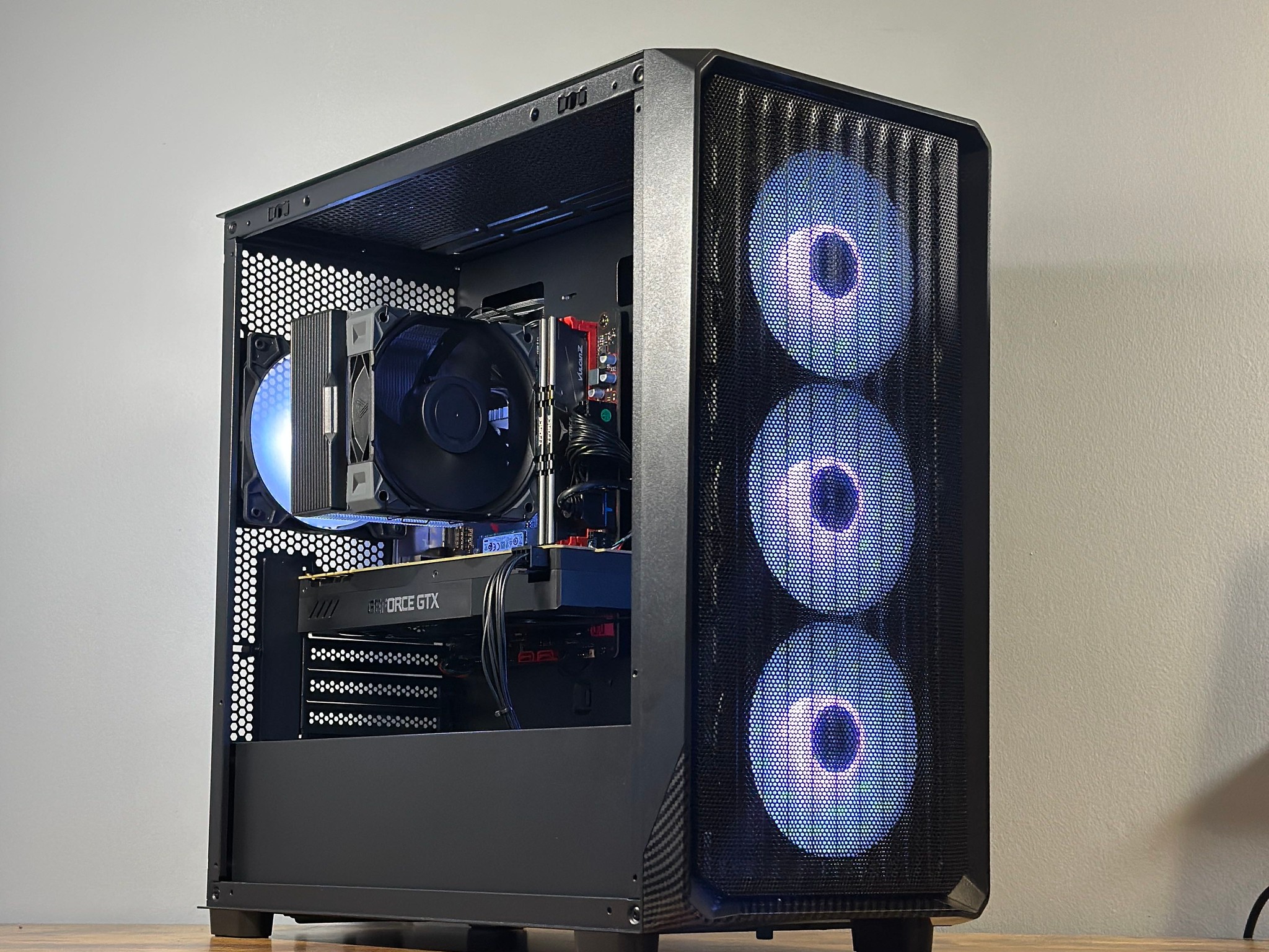 GTX 1070 8GB | Ryzen 5 4500 | 16GB DDR4 | 512GB SSD | Win11 | WIFI| 1080P Custom Gaming PC