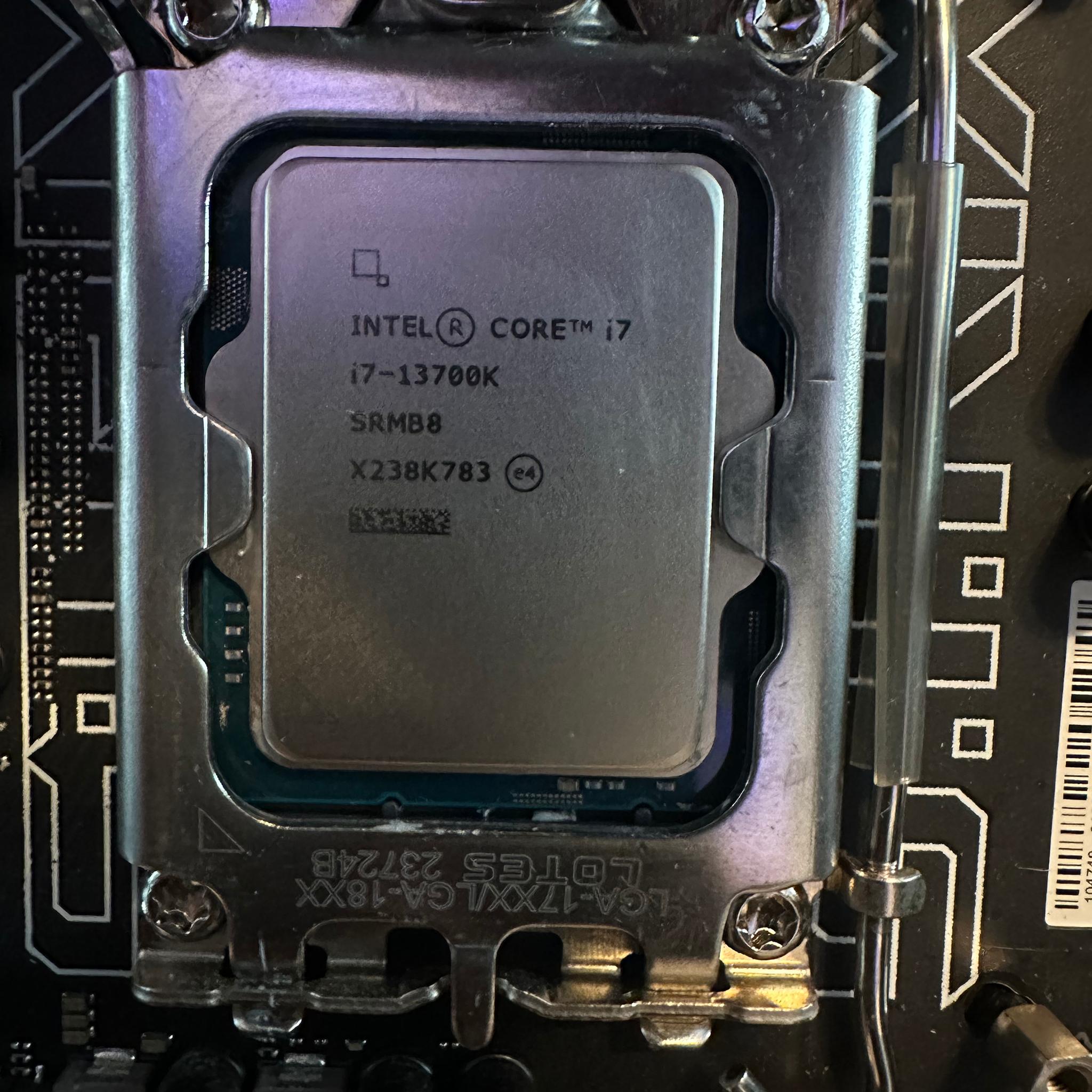13 Gen i7 13700k