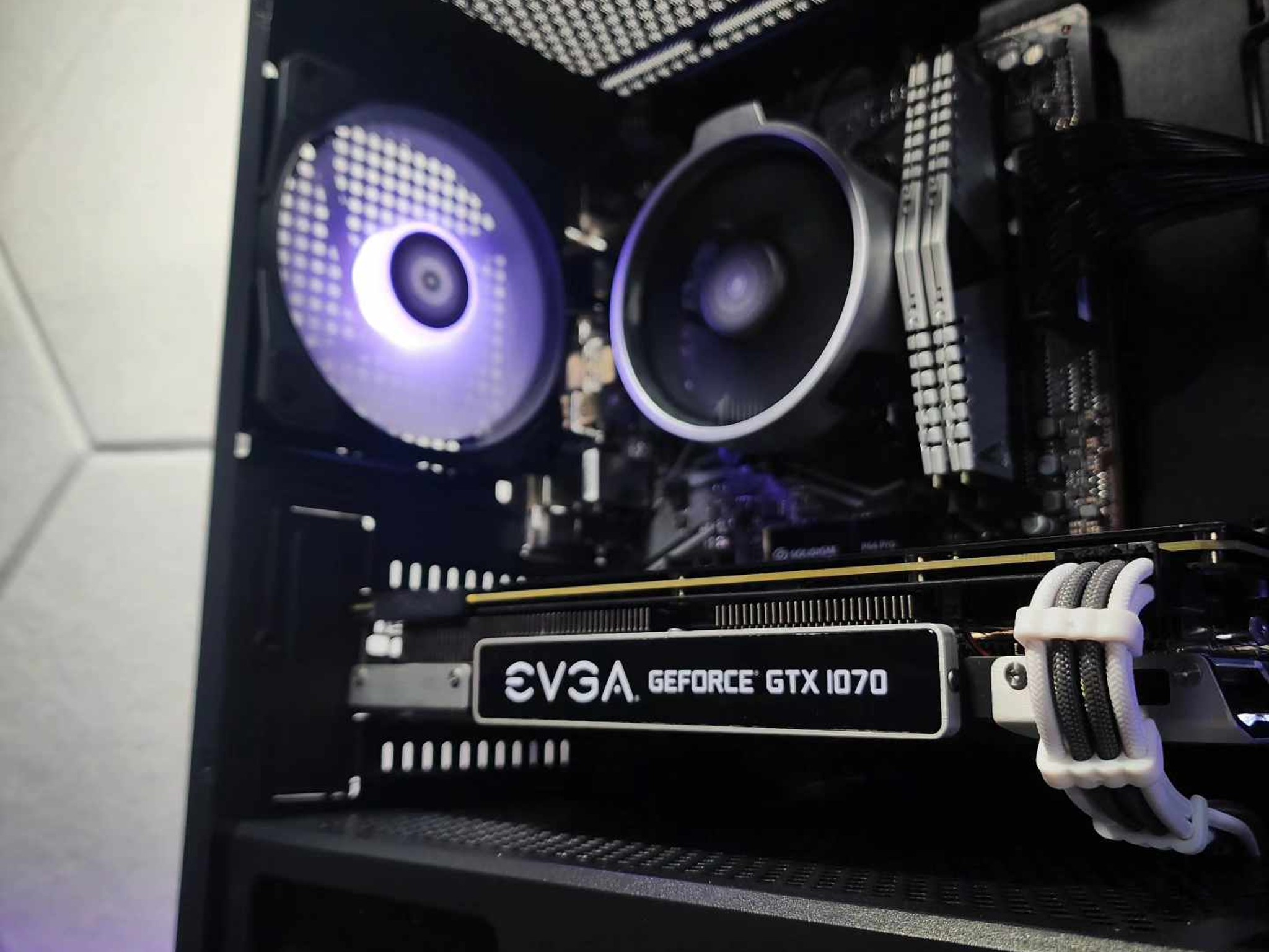 🖤💜🖤 GTX 1070 | Ryzen 5 2600 | 16GB 3200MHz | 1.5TB NVMe+HDD