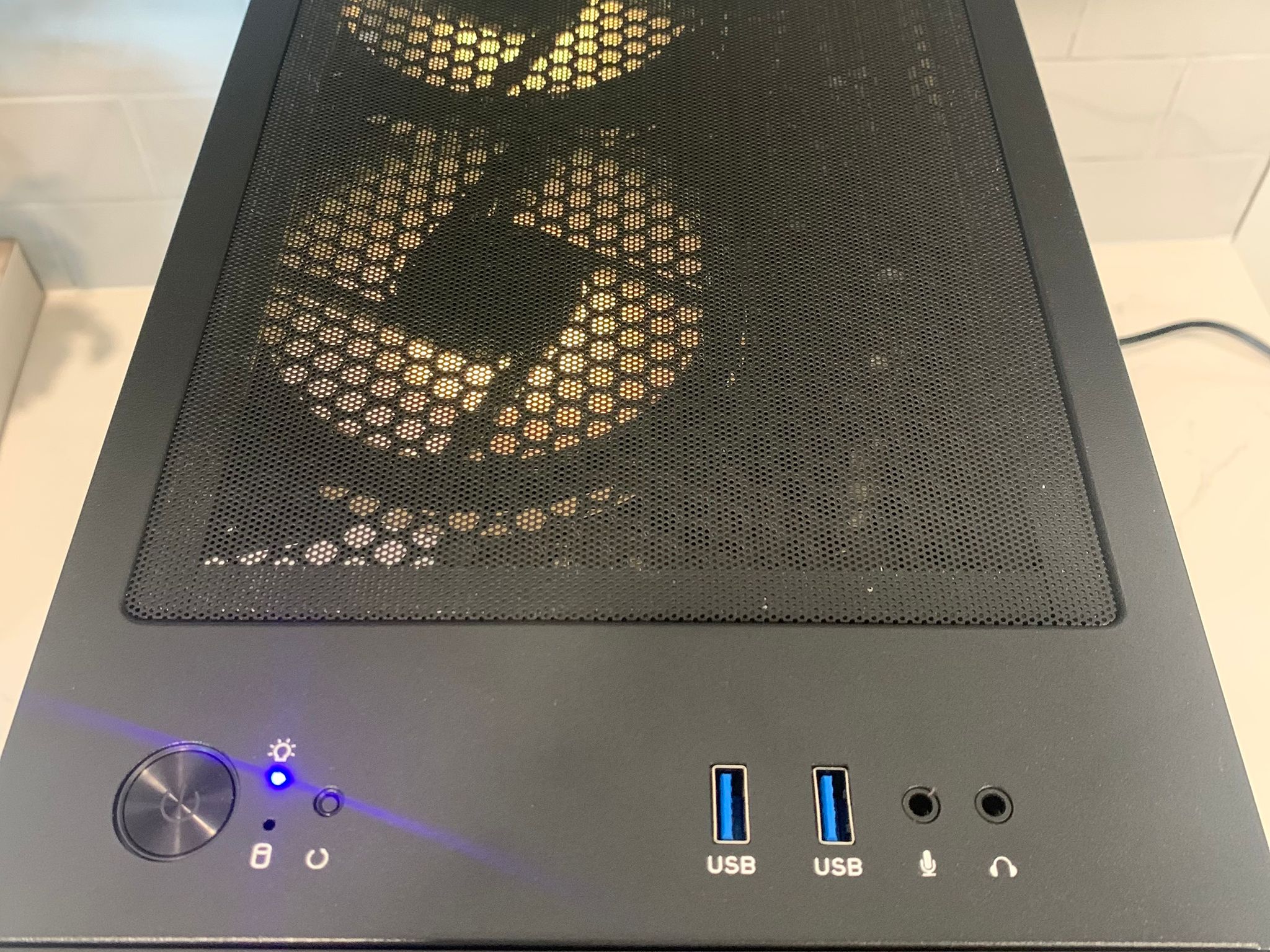Ryzen 5 3600 | RTX 2060 KO | 16GB DDR4 | 1TB NVME SSD