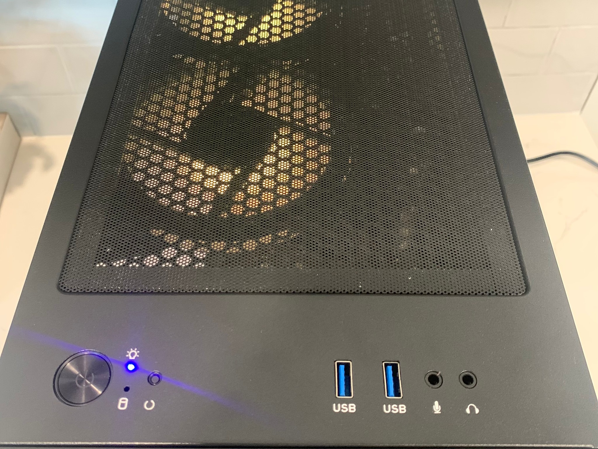 Ryzen 5 3600 | RTX 2060 KO | 16GB DDR4 | 1TB NVME SSD