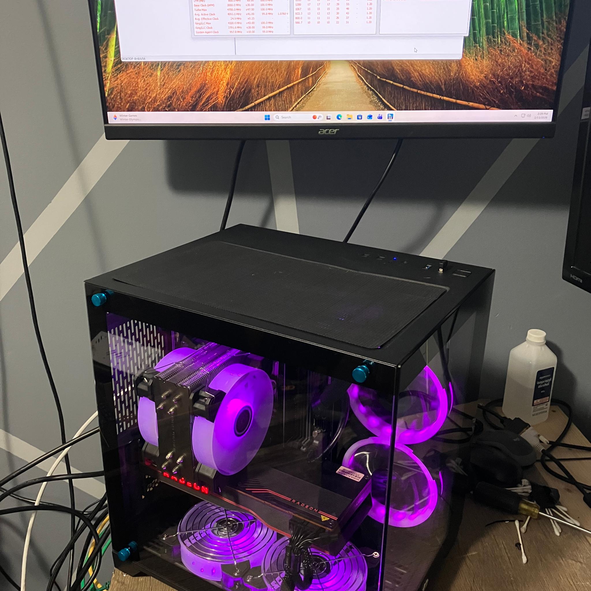 i7-9700 | RX 5700 XT | 16 GB Ram | 512 GM NVMe | 600W PSU | Win 11 Pro | RGB | Tempered Glass