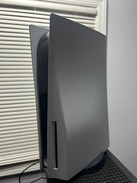 Playstation 5 + Black Plates