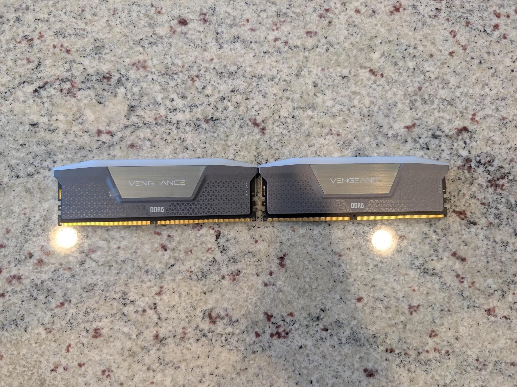 Corsair Vegeance RGB 32GB DDR5 5600 40-40-40-47 Ram