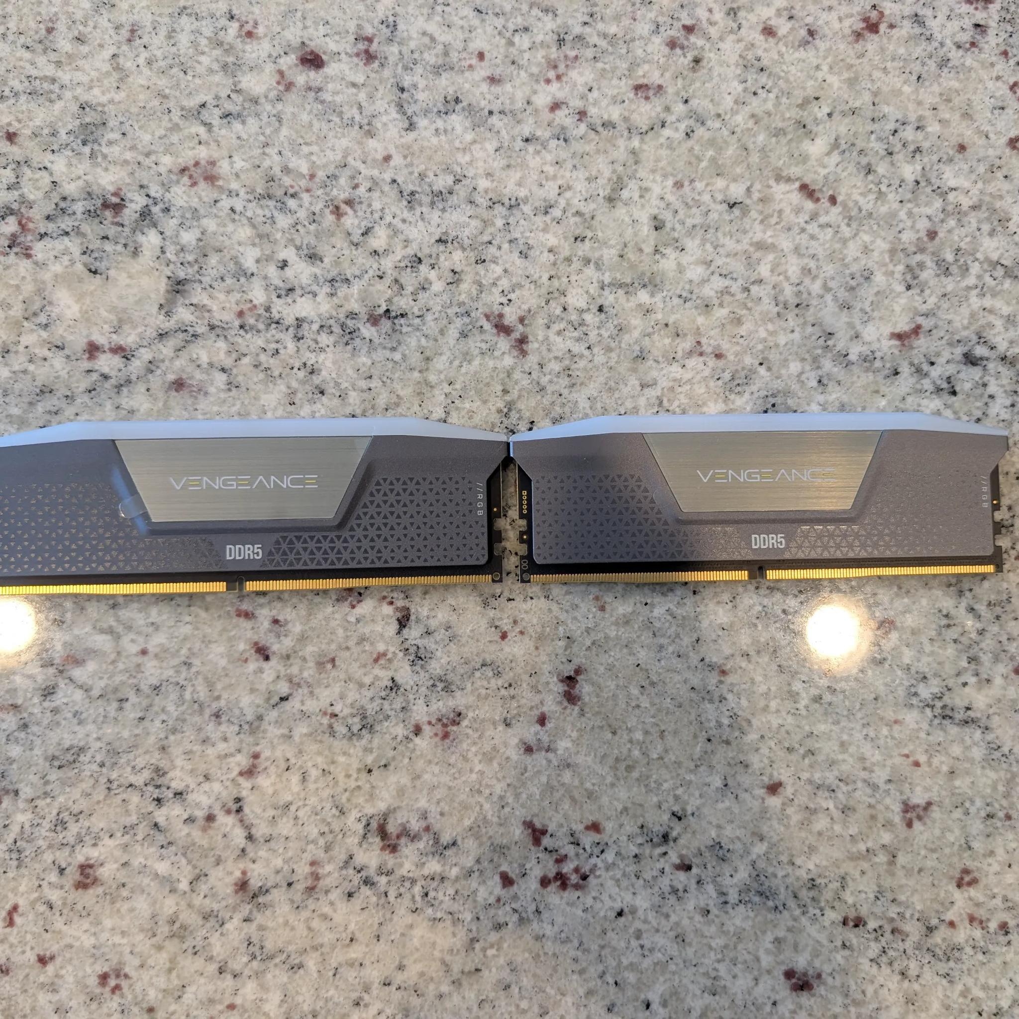 Corsair Vegeance RGB 32GB DDR5 5600 40-40-40-47 Ram