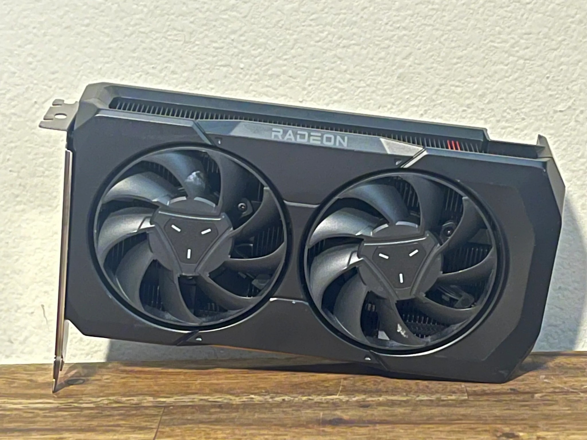 AMD Radeon RX 7600 8GB