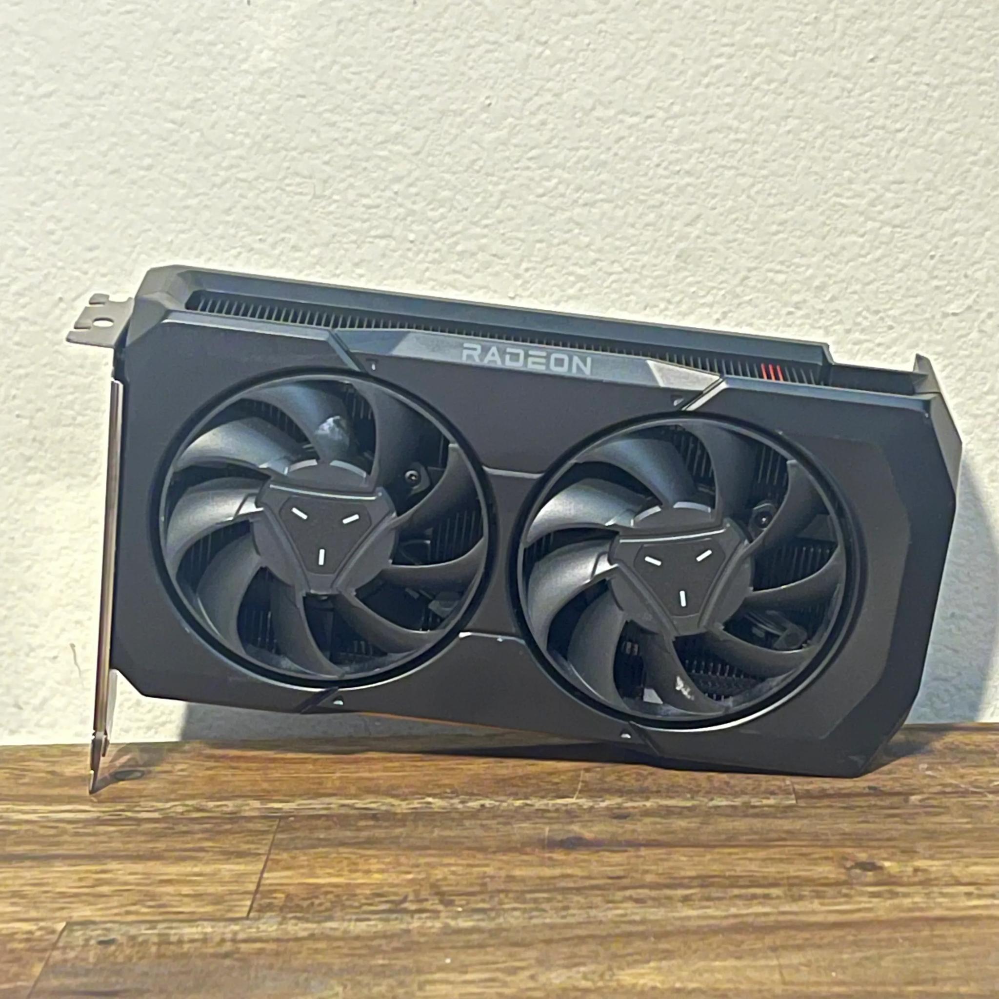AMD Radeon RX 7600 8GB