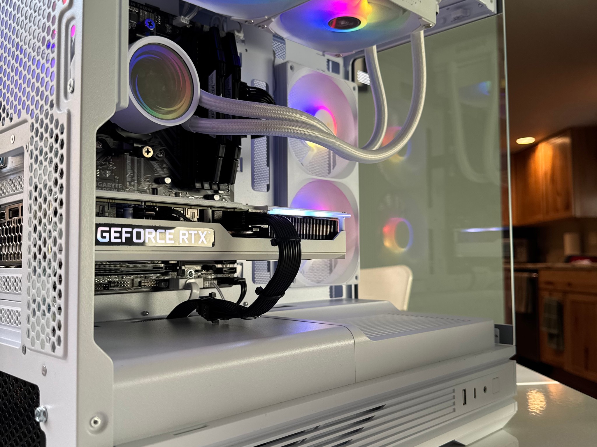 Frost Forge | Custom Gaming PC | 3060 TI - R7 2700X  - 16GB Ram -  1TB SSD