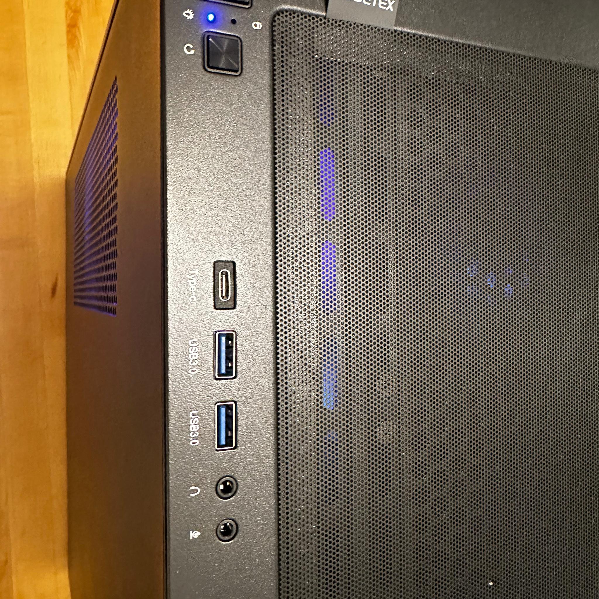 🫨🖤|RX 6800 XT, Core i7 7800x, 64gb DDR4, 1tb SSD, WiFi Equipped AIO Cooled Gaming PC!