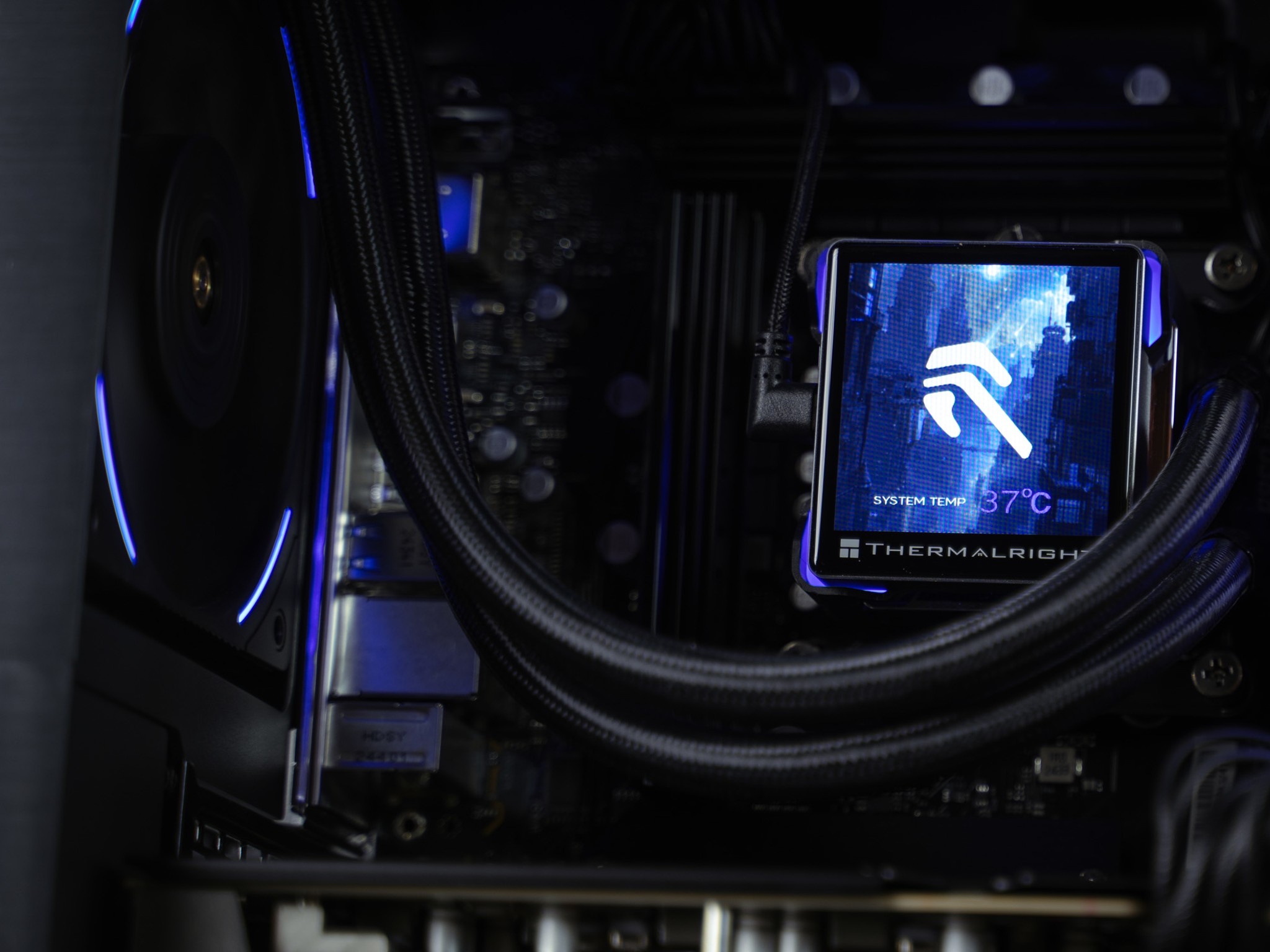 “Lumiform” RTX 5090 Core Ultra 9 285K 48GB 4TB Windows 11 Workstation Gaming PC