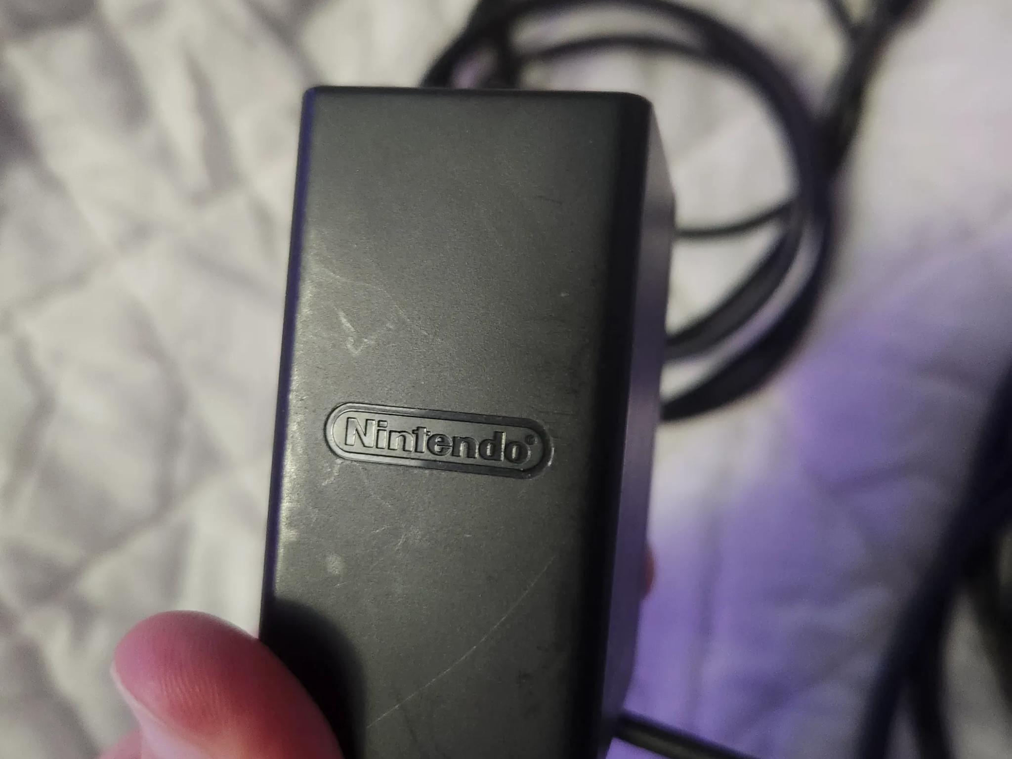 Nintendo Switch OLED - Zelda Tears of the Kingdom Edition Bundle