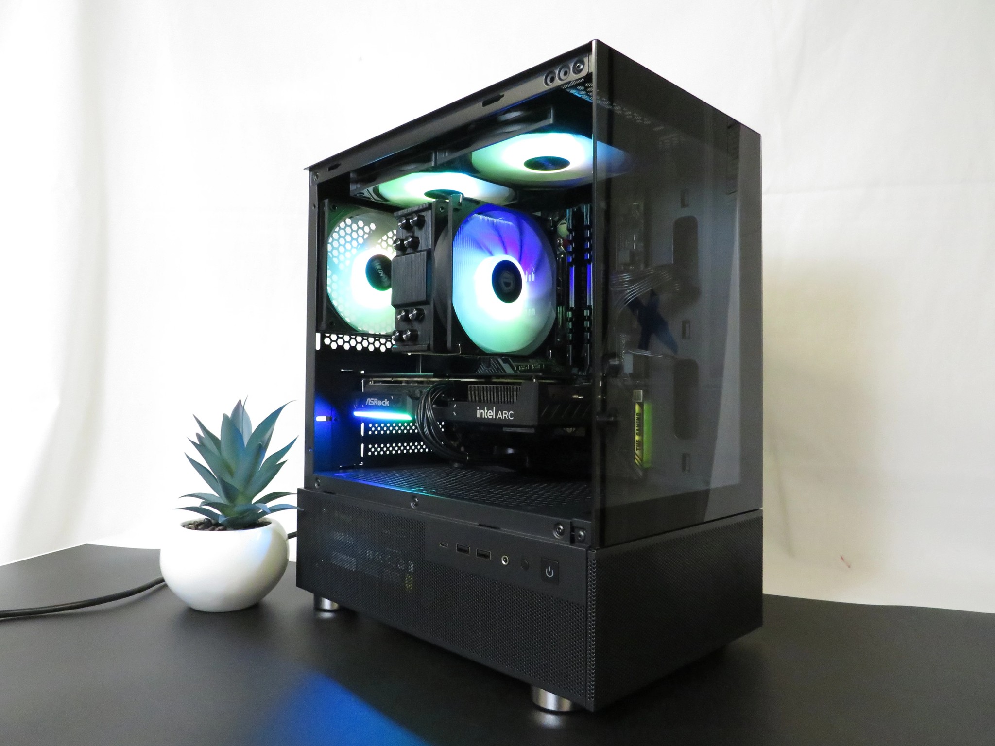 Arc Battlemage: ASRock Challenger Intel Arc B570 + Ryzen 5 5600X + 16 GB DDR4 + 1 TB NVME