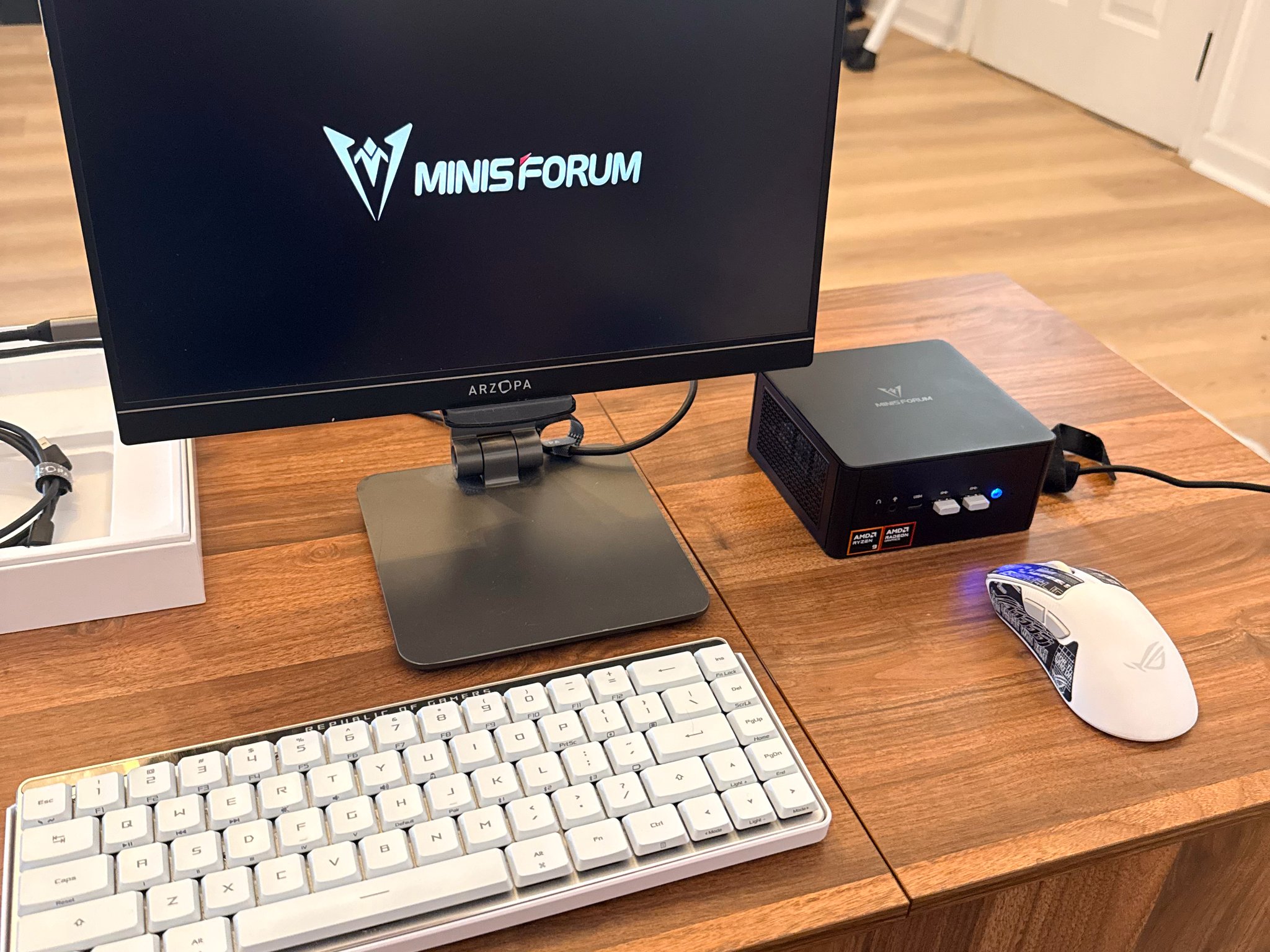 MINISFORUM UM890 Pro