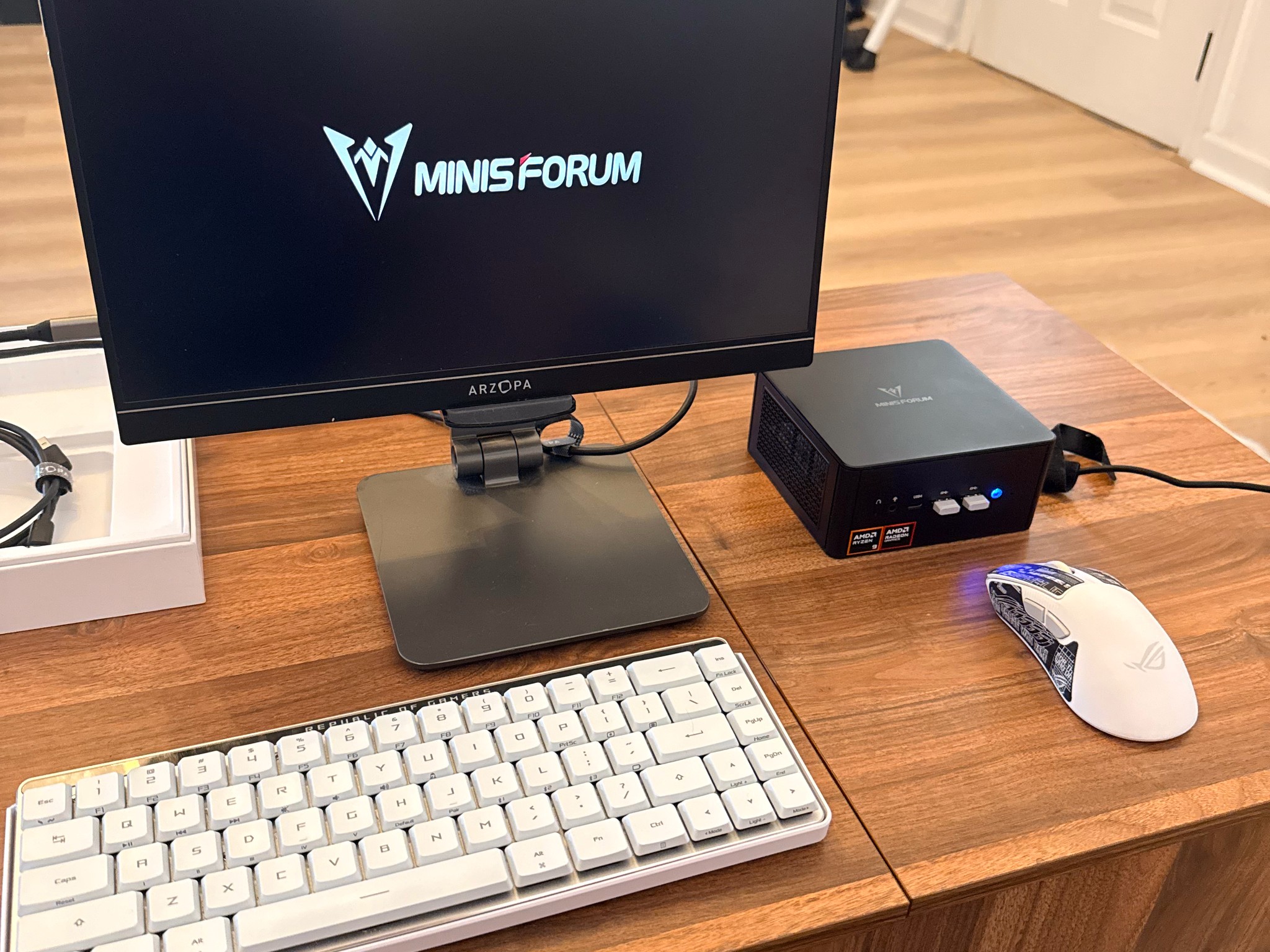 MINISFORUM UM890 Pro