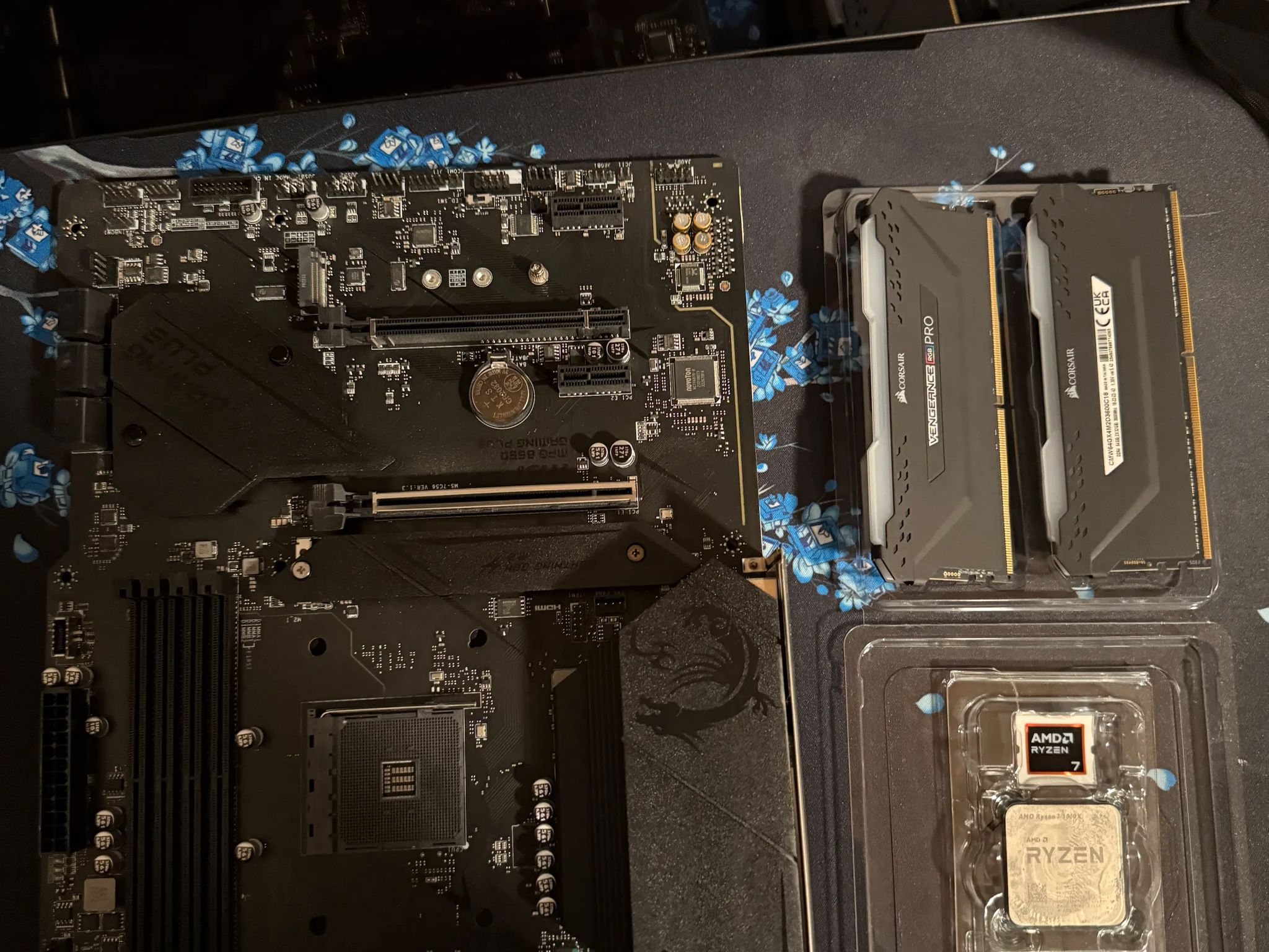 Ryzen 7 5800X + MSI B550 Gaming Plus + Corsair Vengeance 2x32GB 3600MHz
