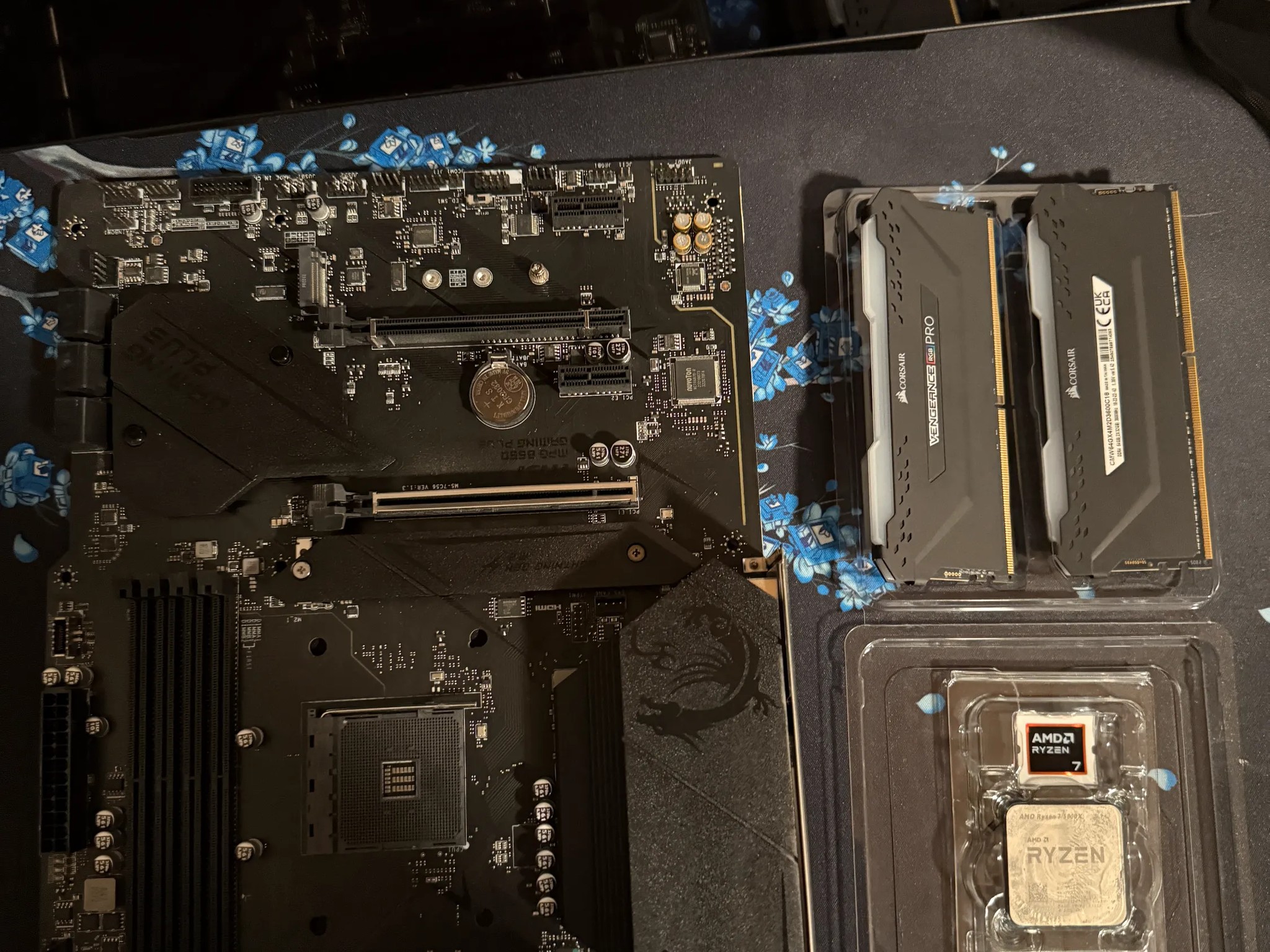 Ryzen 7 5800X + MSI B550 Gaming Plus + Corsair Vengeance 2x32GB 3600MHz