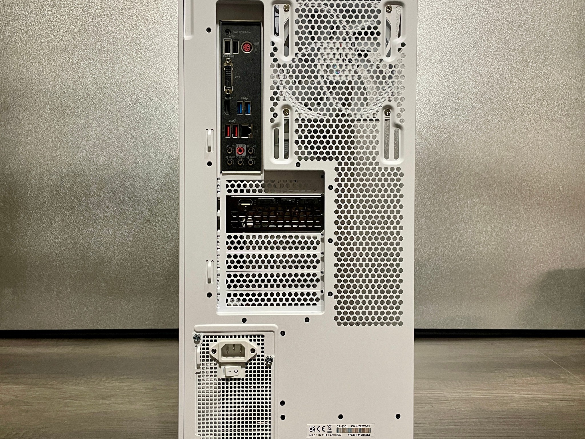 Water-Cooled Gaming PC / AMD Ryzen 5 5600X / RTX 3070 / 32GB DDR4 / 1TB / Windows 11 Pro
