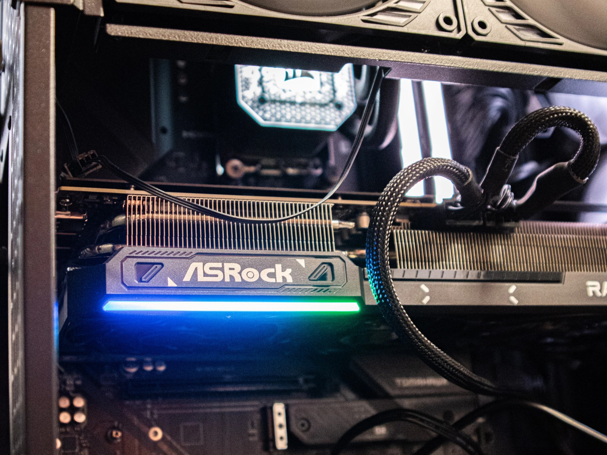 High End Gaming Build - Ryzen 7 7800X3D + 9070XT 16GB - 32GB DDR5 - 2.5 TB SSD
