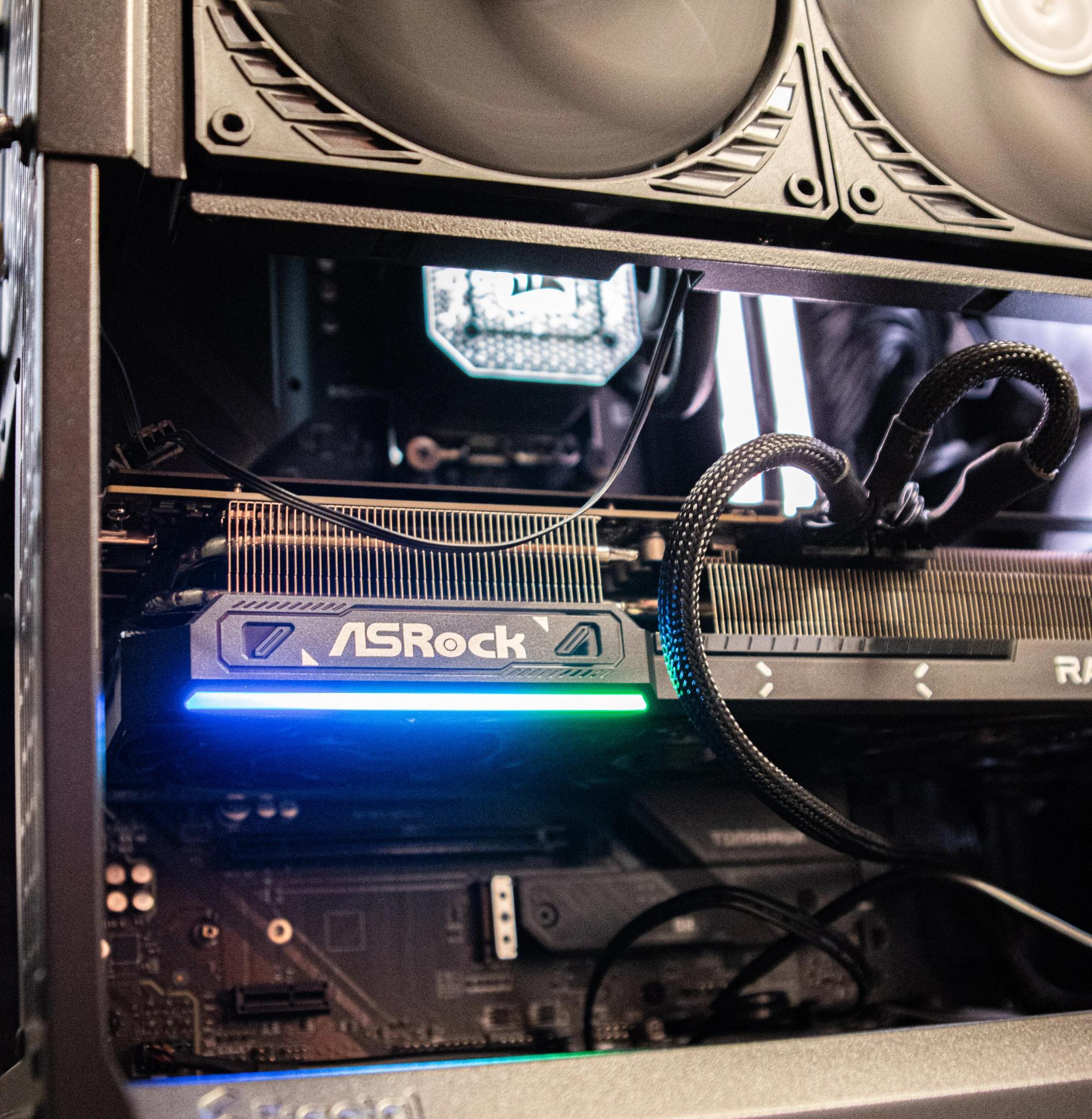 High End Gaming Build - Ryzen 7 7800X3D + 9070XT 16GB - 32GB DDR5 - 2.5 TB SSD